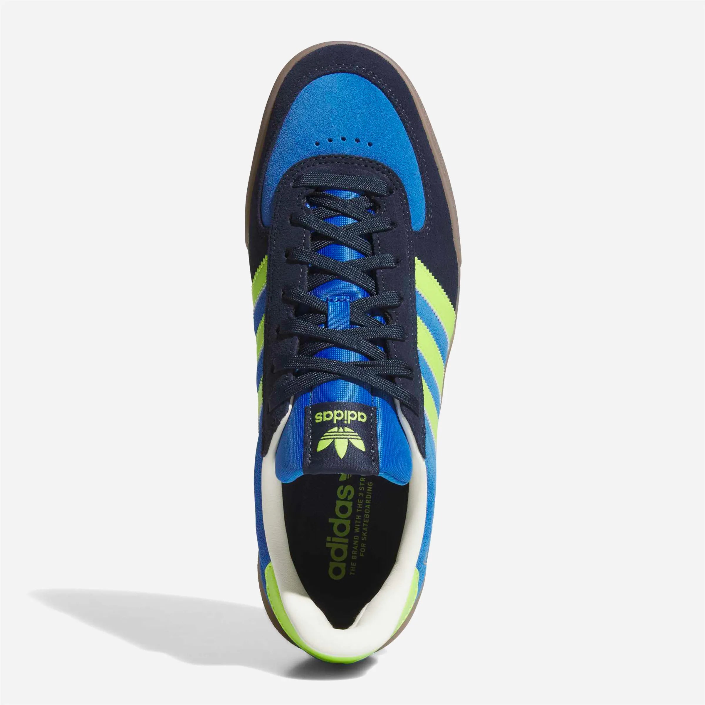 Laçage et avant-pied en suède bleu marine de la Adidas Glenburn.