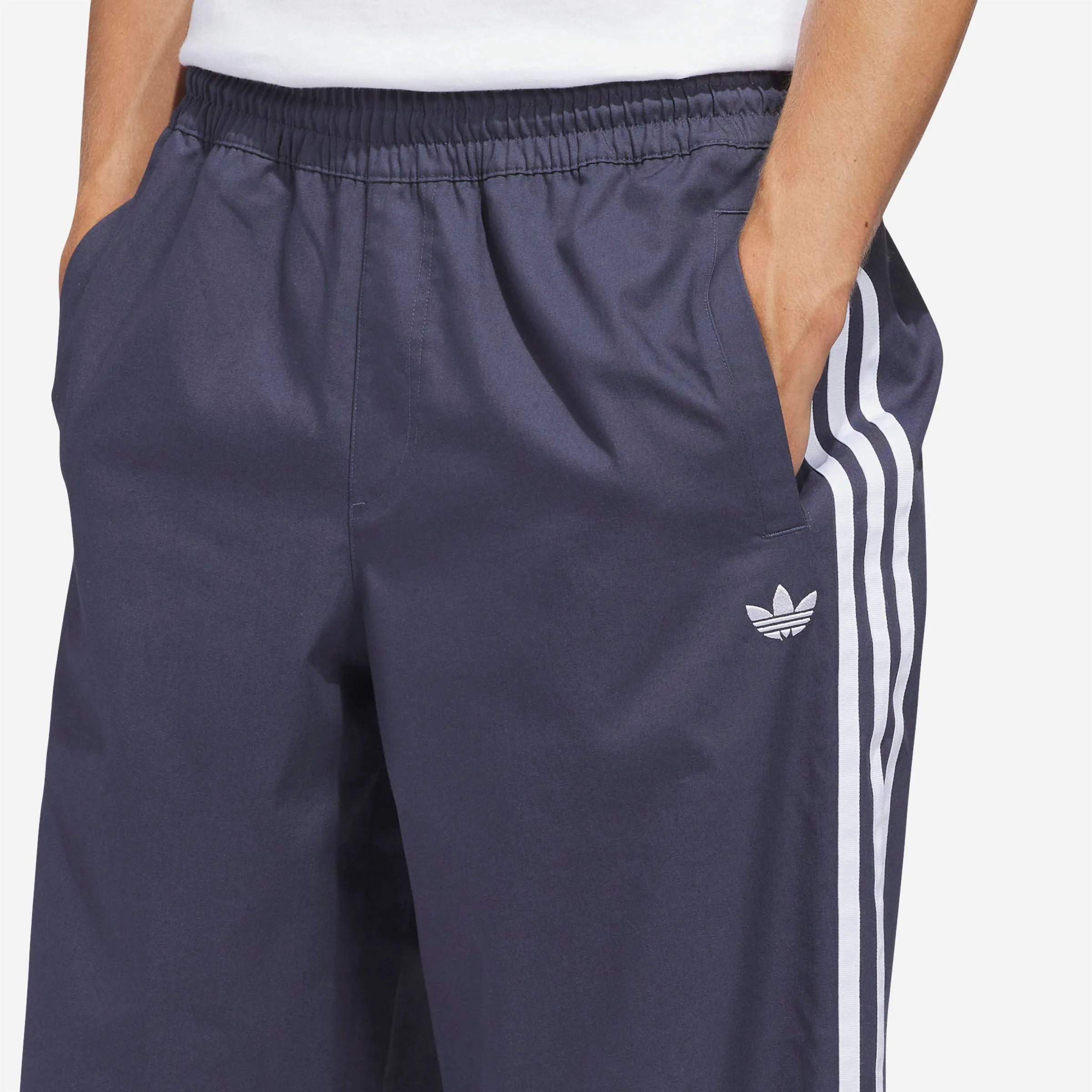 Adidas - Superfire Track Pant - Shadow Navy / White