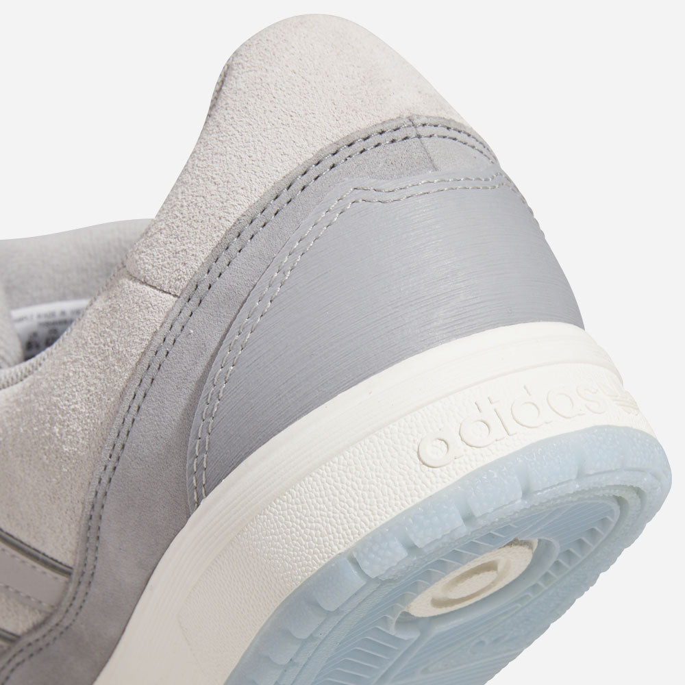 ADIDAS SKATEBOARDING - TYSHAWN II - Light Onix Clear Granite Chalk White