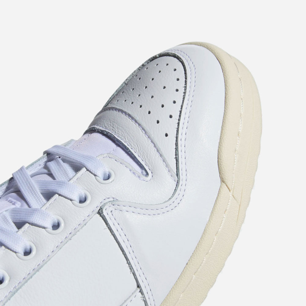 Adidas - Forum 84 Low ADV - Cloud White / Cloud White / Shadow Olive