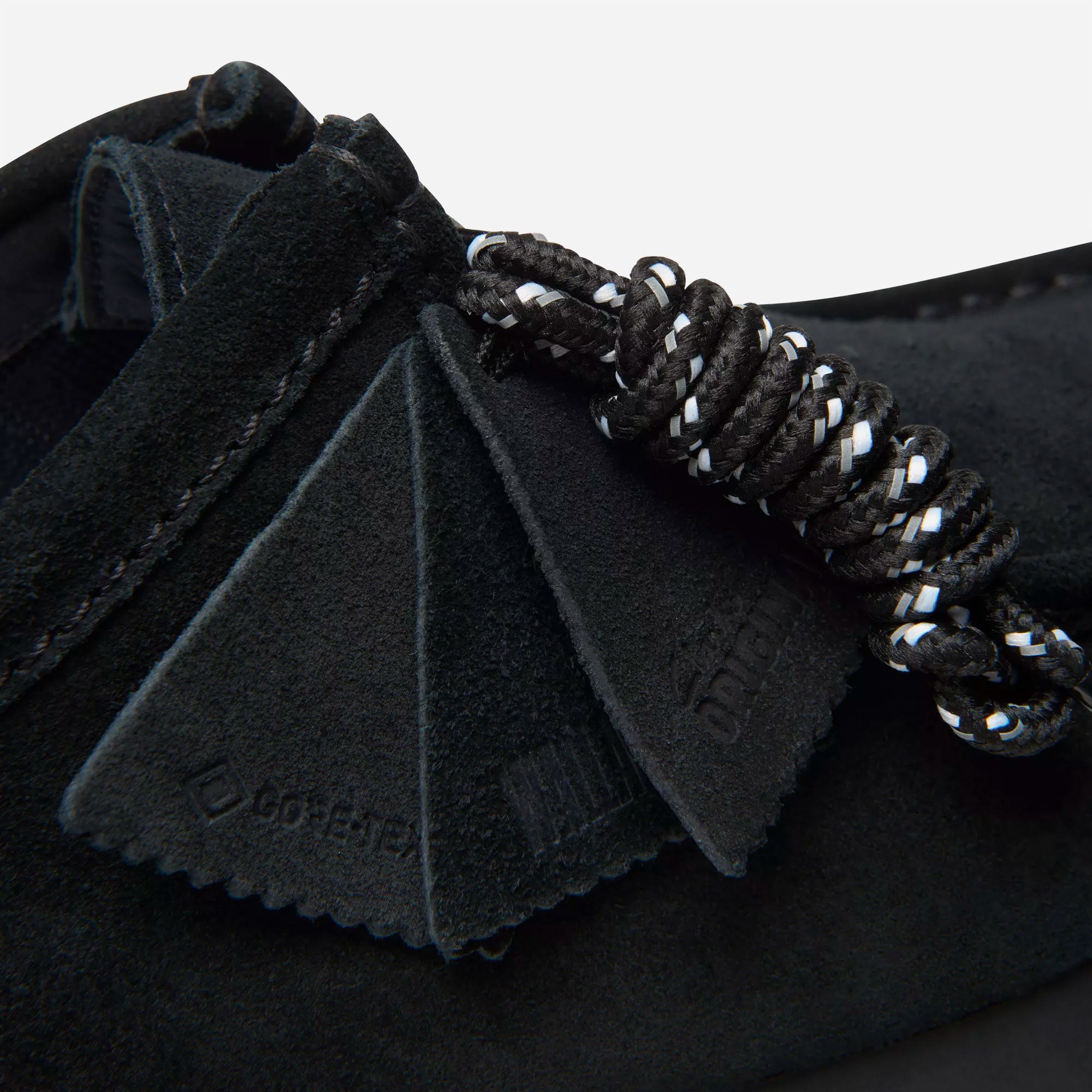 Clarks Originals - Wallabee GTX - Black Suede
