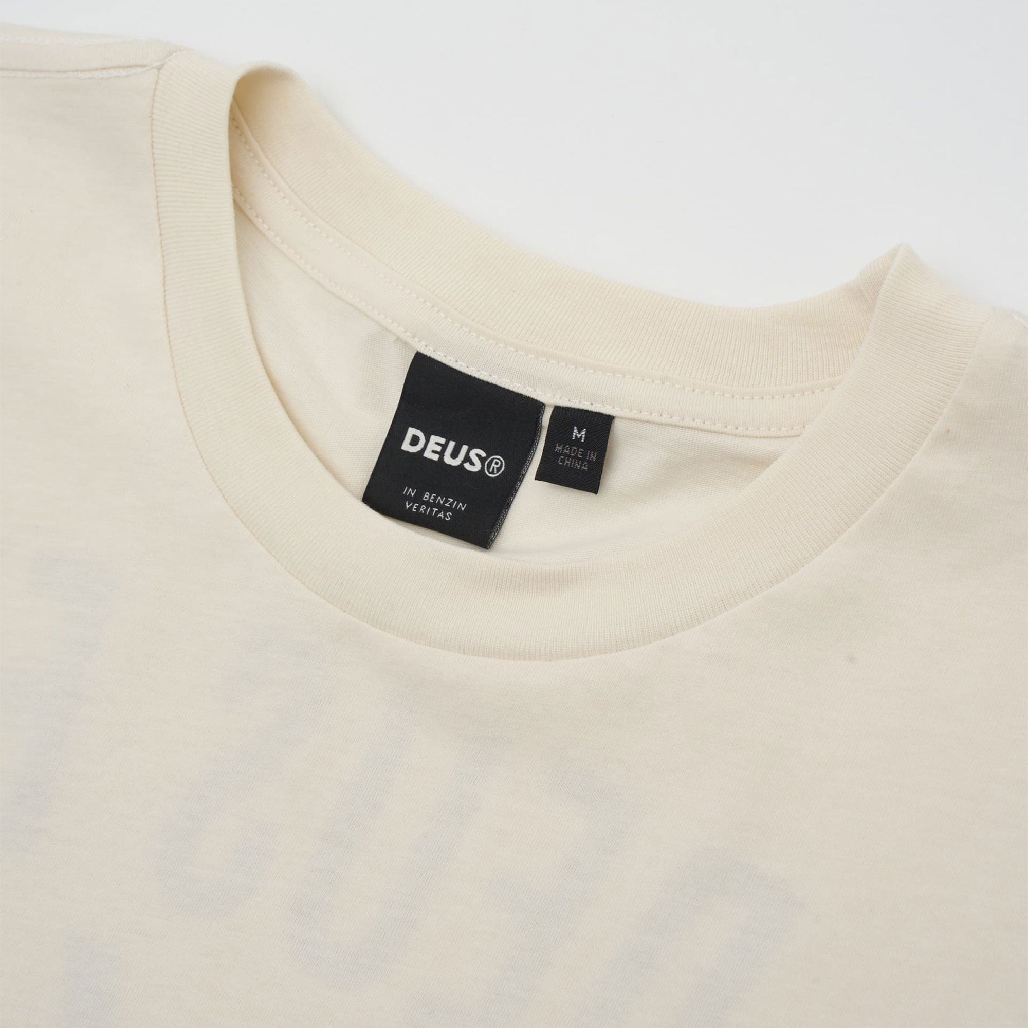 Deus Ex Machina - Overbite Tee - Dirty White