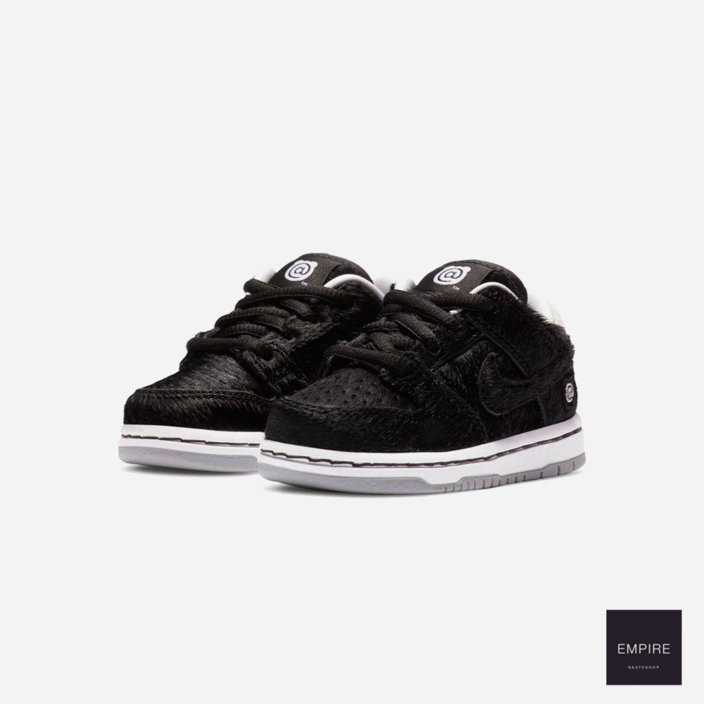 NIKE SB x MEDICOM TOY DUNK LOW PRO QS (TD) "BEARBRICK" - Black - White