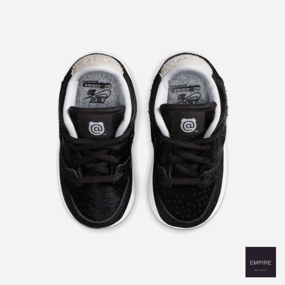 NIKE SB x MEDICOM TOY DUNK LOW PRO QS (TD) "BEARBRICK" - Black - White