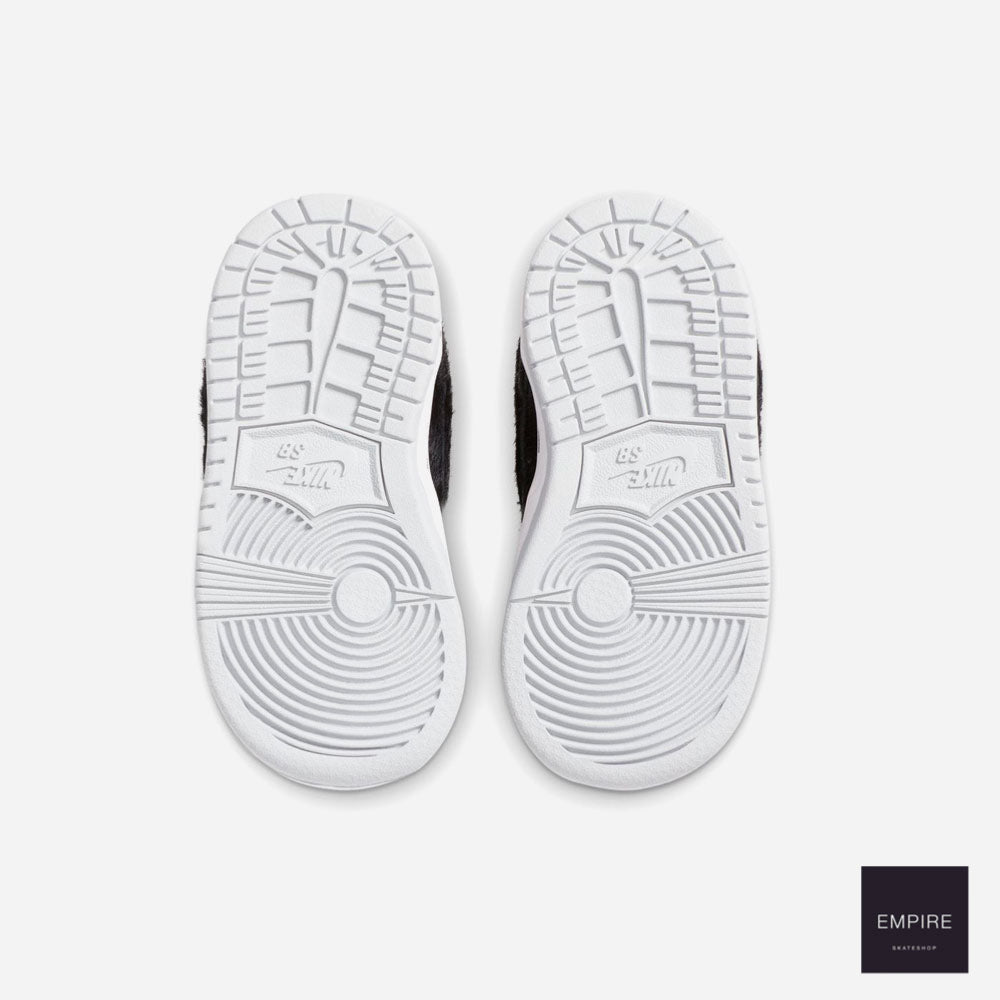 NIKE SB x MEDICOM TOY DUNK LOW PRO QS (TD) "BEARBRICK" - Black - White