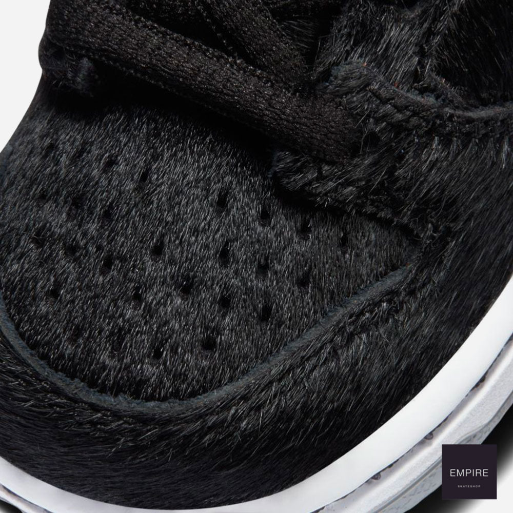 NIKE SB x MEDICOM TOY DUNK LOW PRO QS (TD) "BEARBRICK" - Black - White