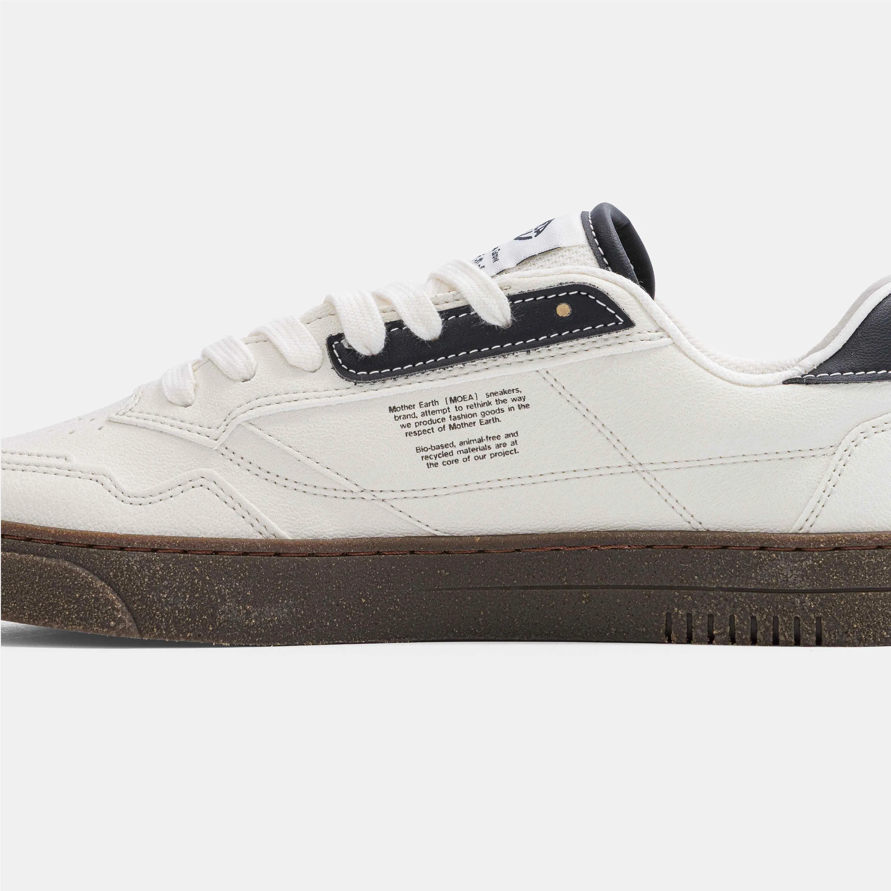 Baskets MoEa Origin Low Corn Black & White