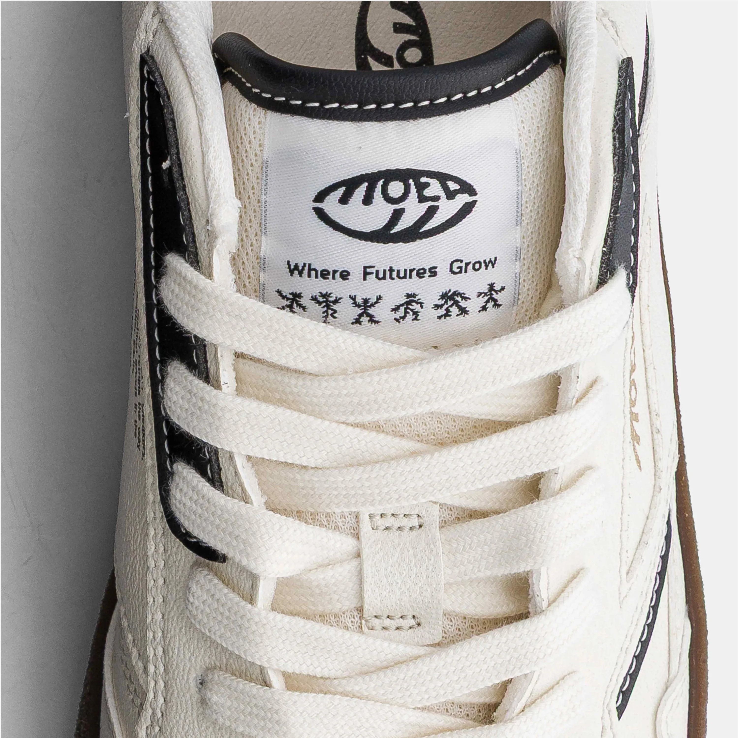 Baskets MoEa Origin Low Corn Black & White