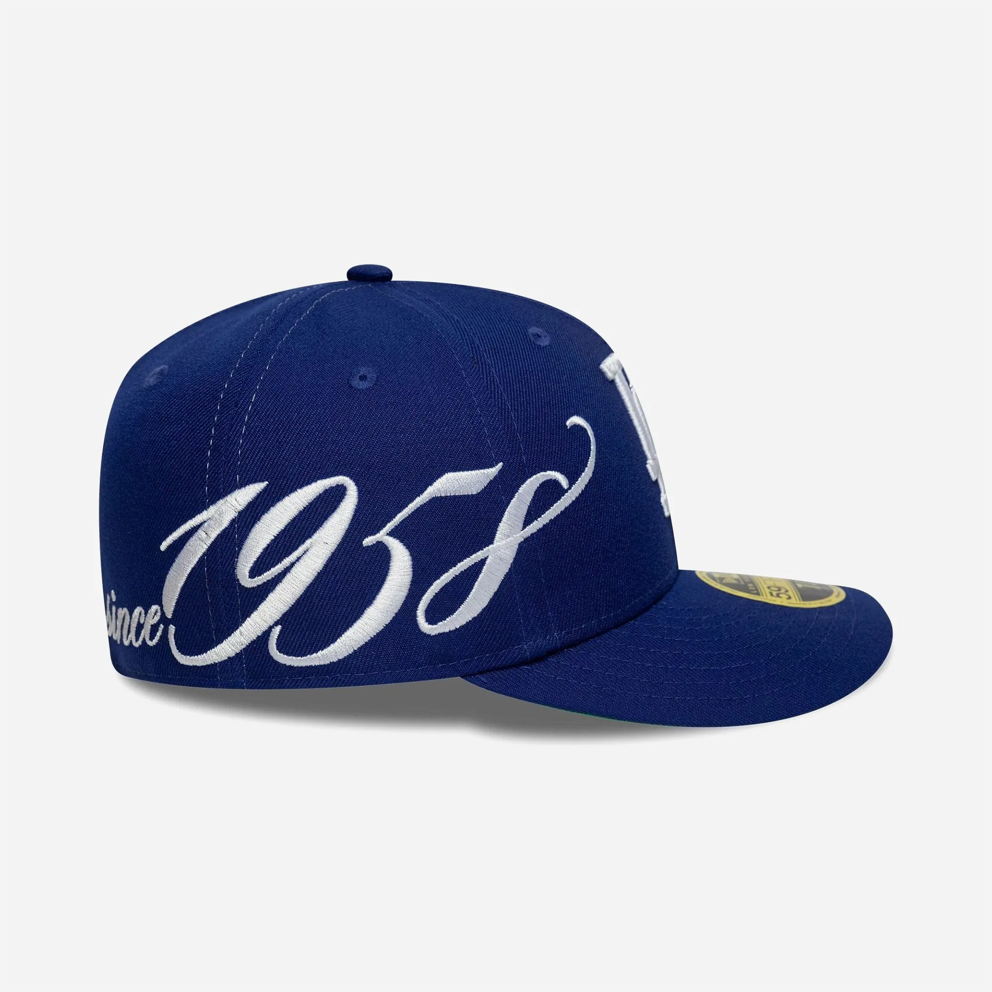 Vue de côté casquette Dodgers montrant l'inscription brodée Since 1958.