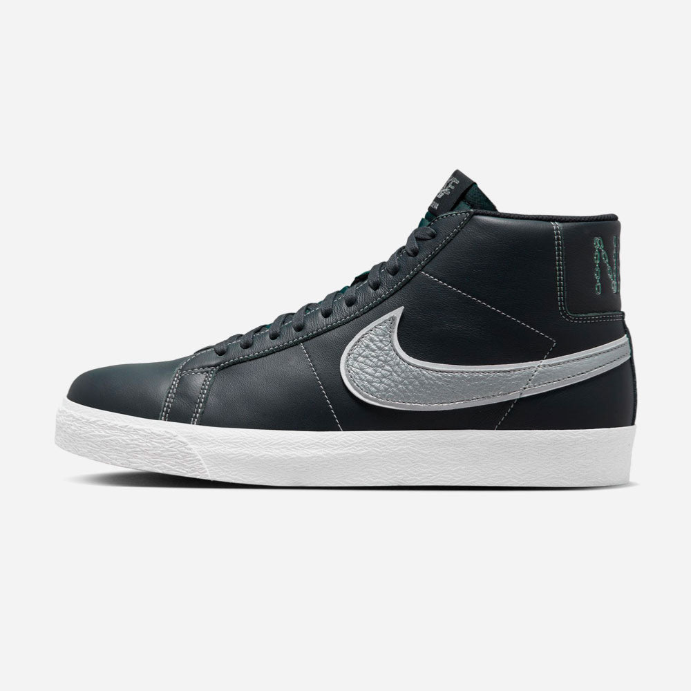 NIKE SB - ZOOM BLAZER MID x MASON SILVA - BLACKENED BLUE WOLF GREY BLACKENED BLUE