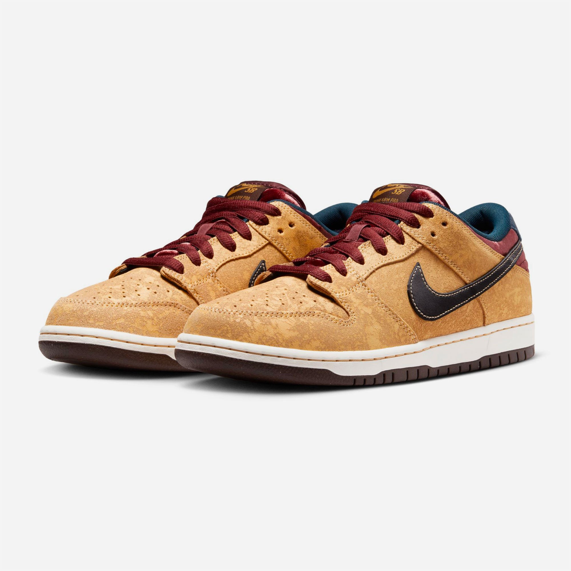 NIKE SB - DUNK LOW PRO - Celestial Gold / Black Dark / Team Red