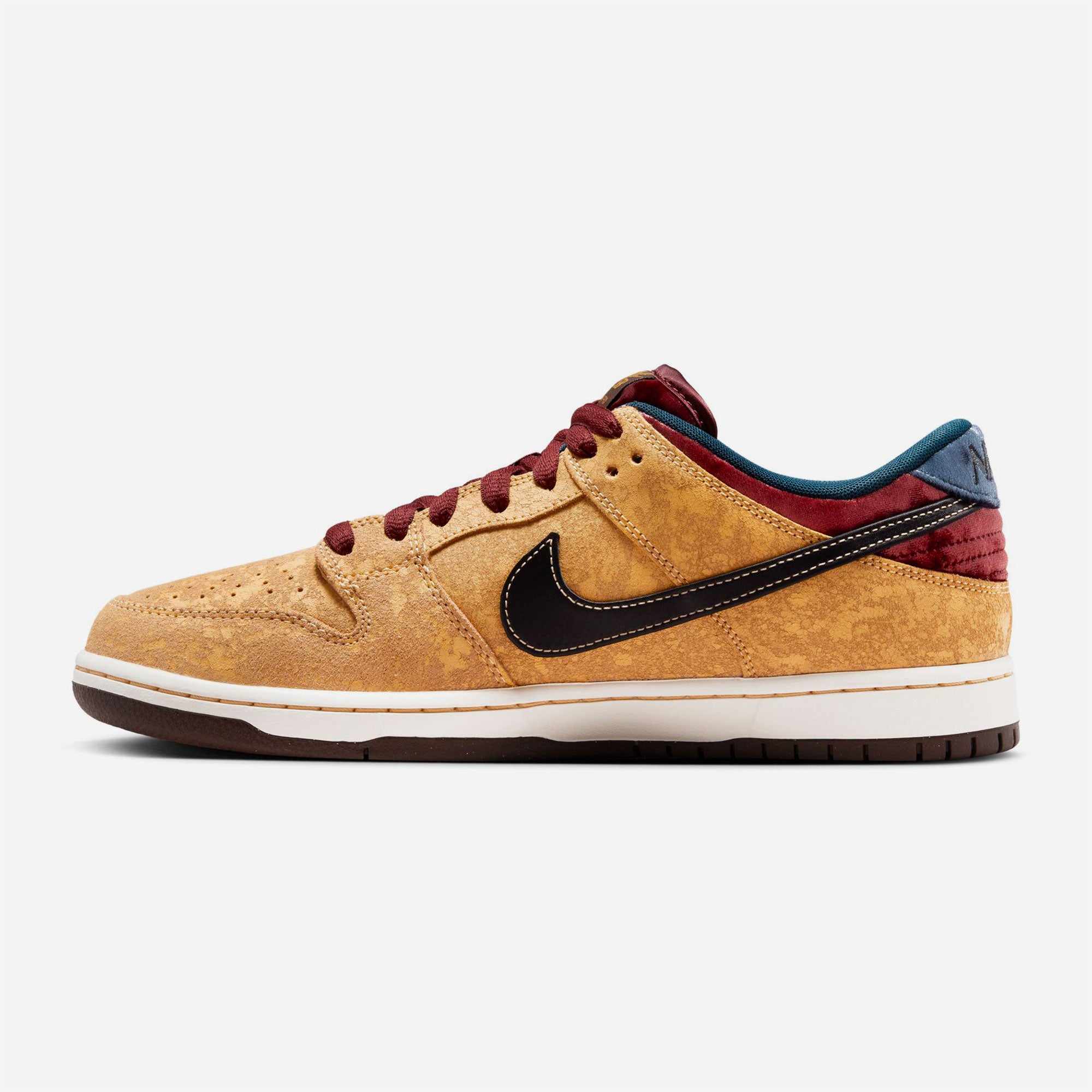 NIKE SB - DUNK LOW PRO - Celestial Gold / Black Dark / Team Red