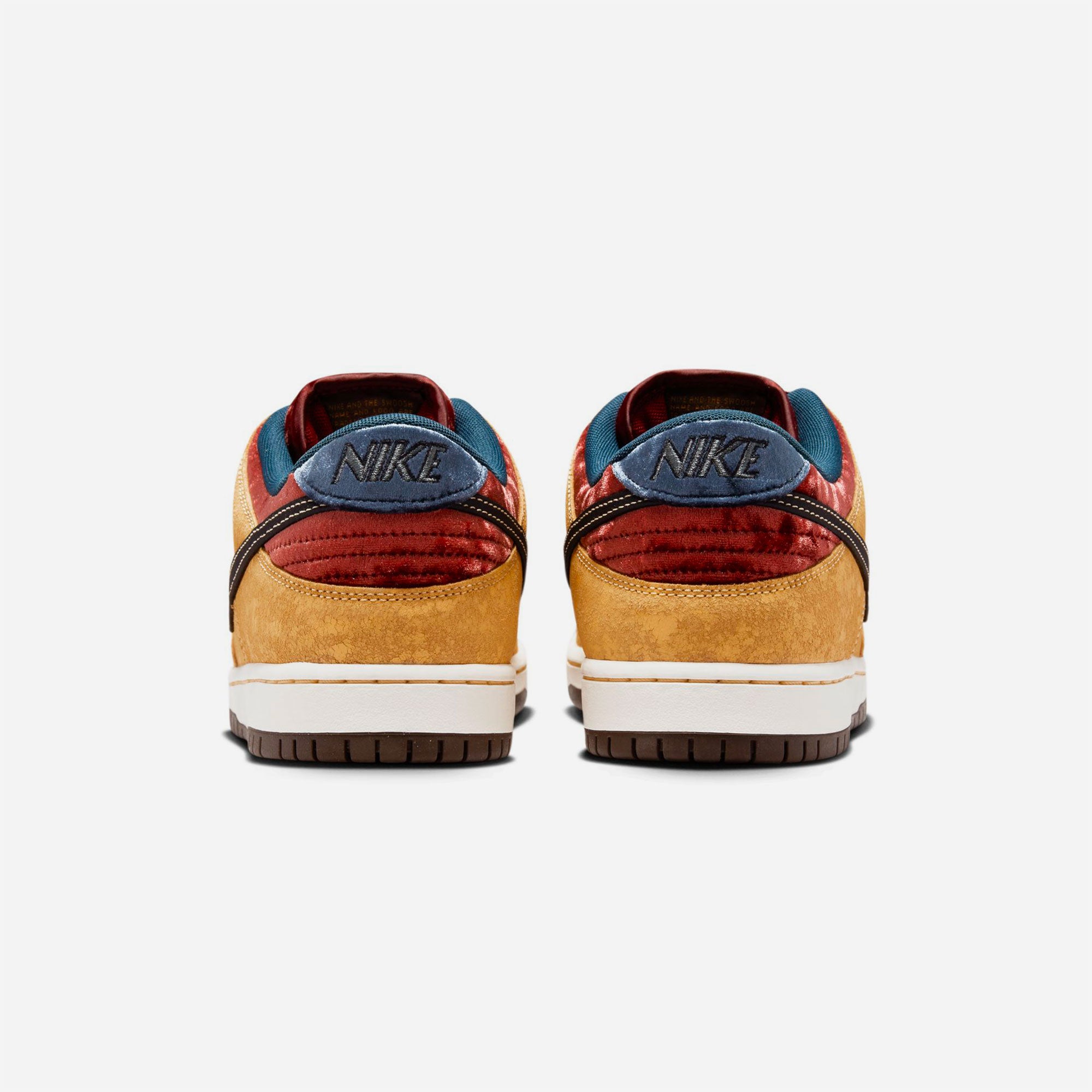 NIKE SB - DUNK LOW PRO - Celestial Gold / Black Dark / Team Red