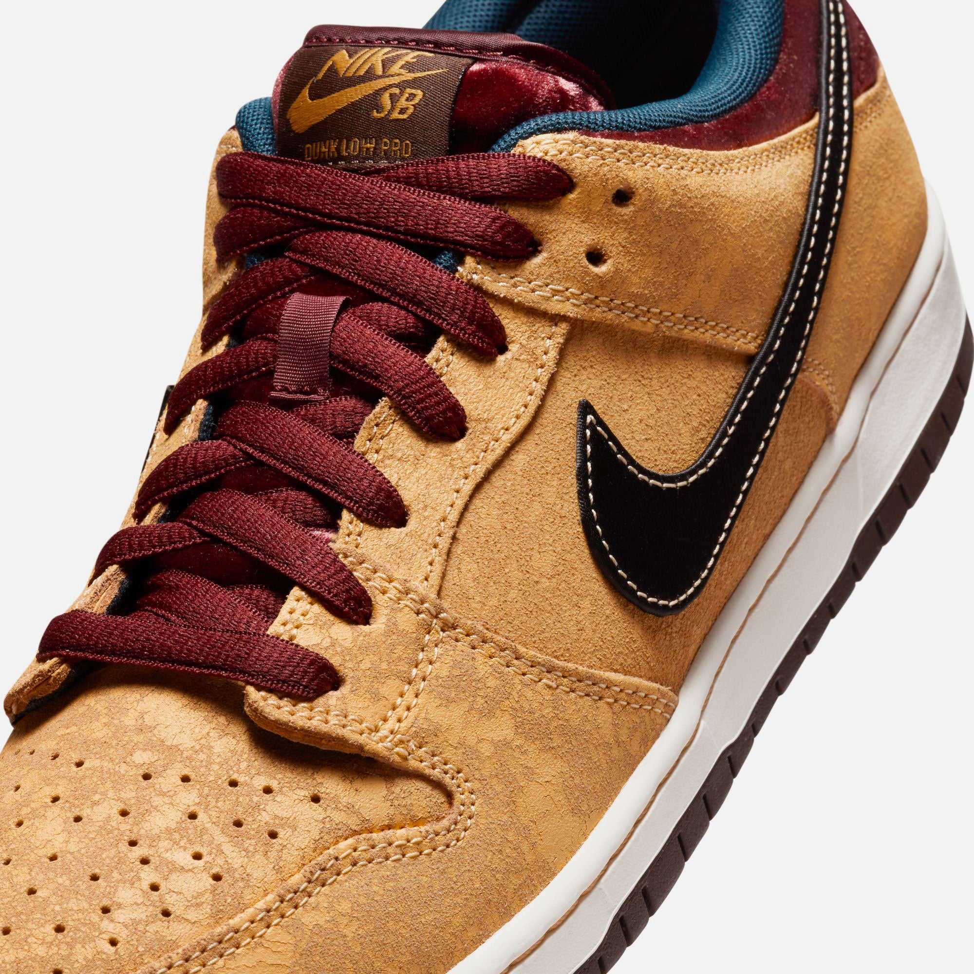 NIKE SB - DUNK LOW PRO - Celestial Gold / Black Dark / Team Red