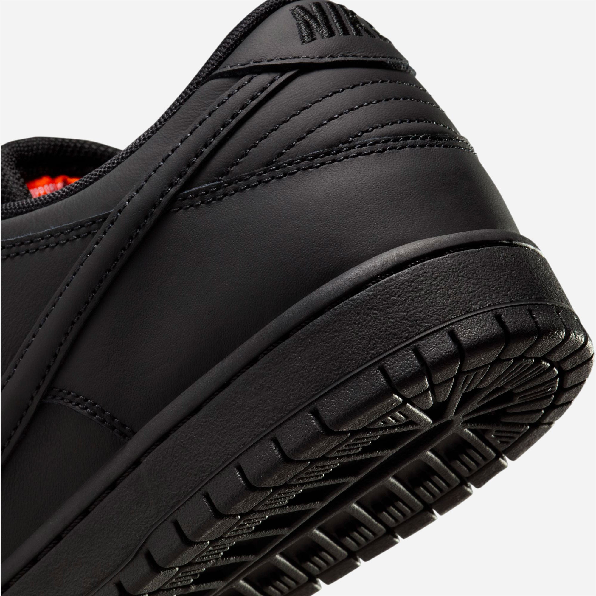 Nike Sb - Dunk Low Pro Iso - Black Black Black Black