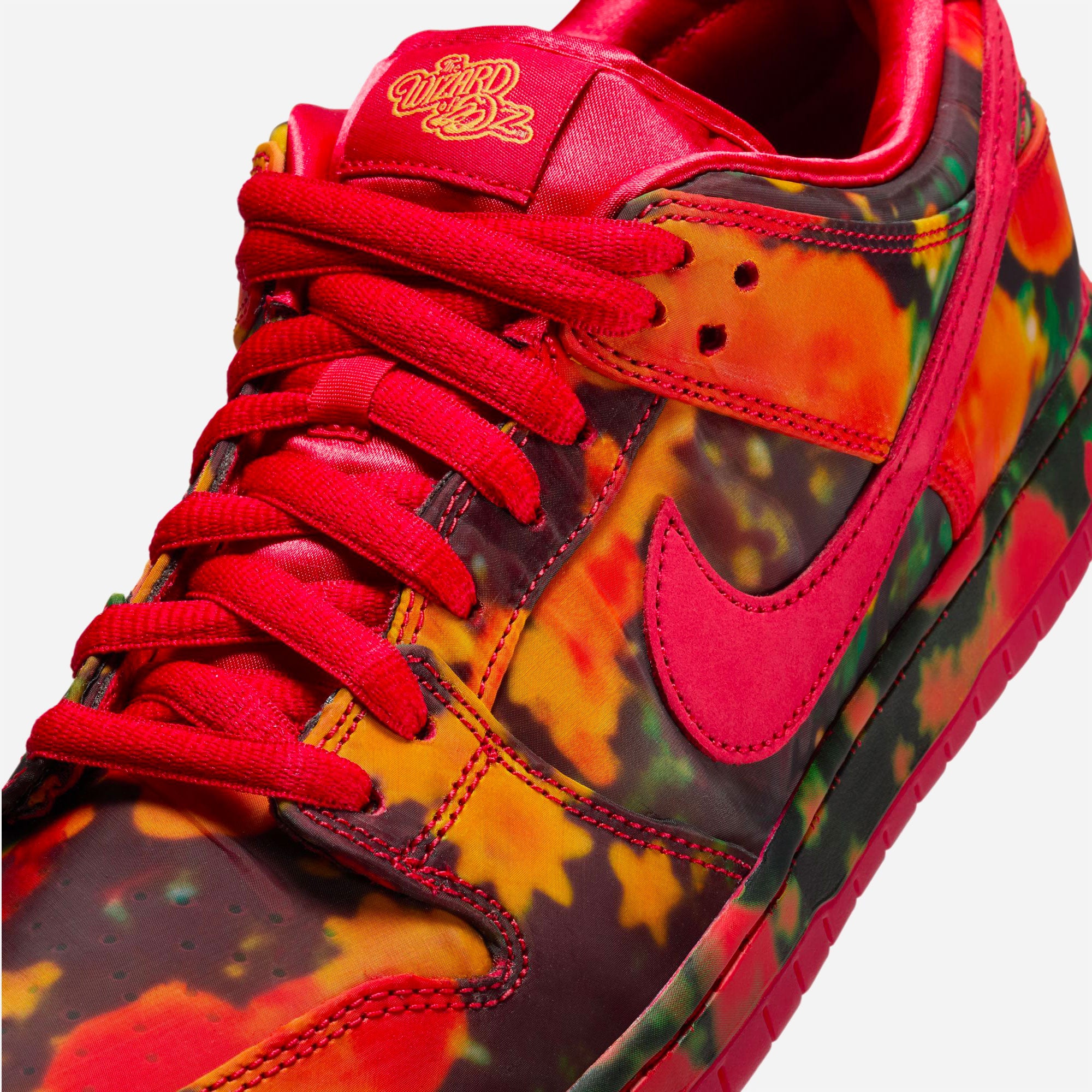 Nike SB - Dunk Low Premium x Wizard of Oz - Gym Red Multi Color University Red