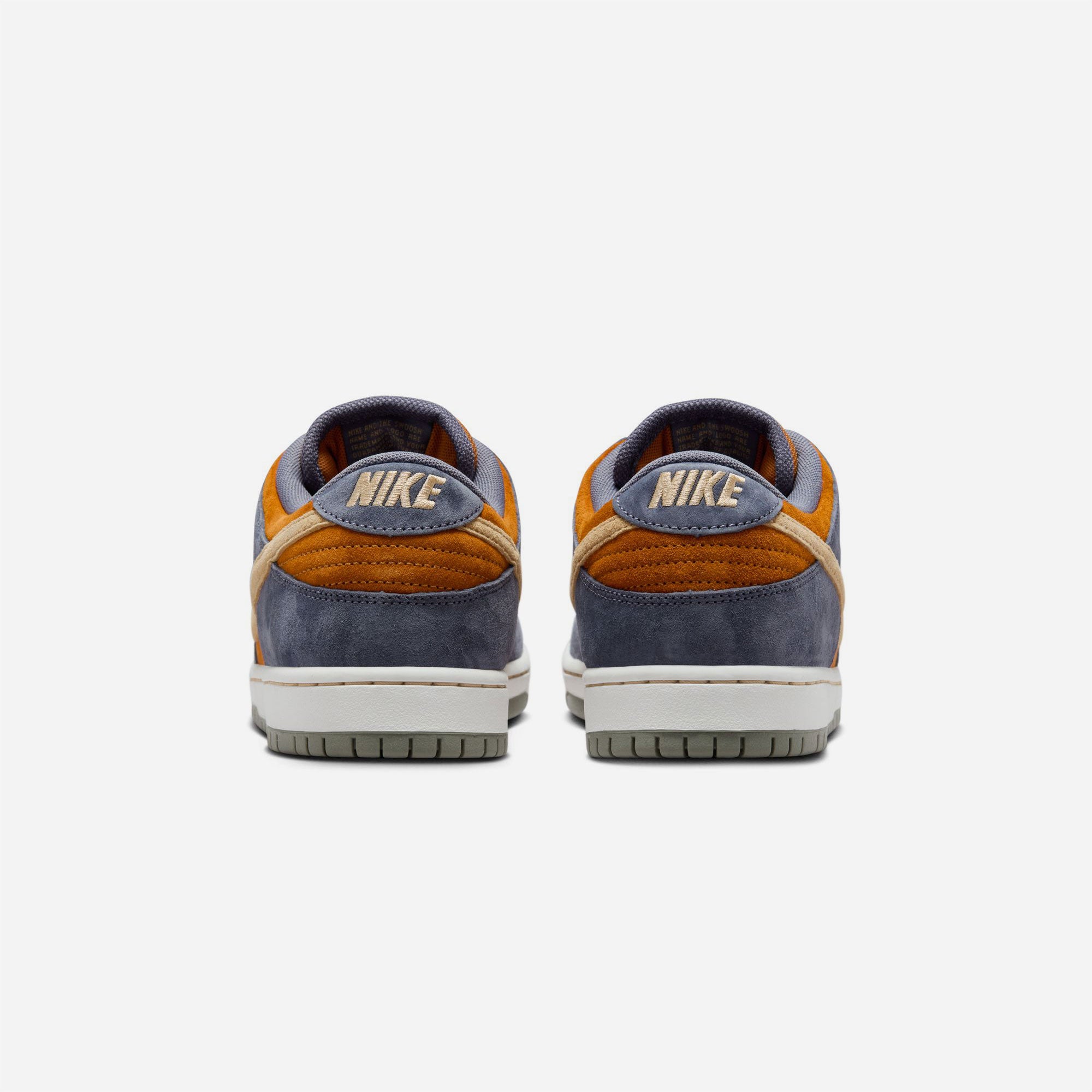 Nike SB - Dunk Low Pro - Light Carbon/Sesame-Monarch-Summit White