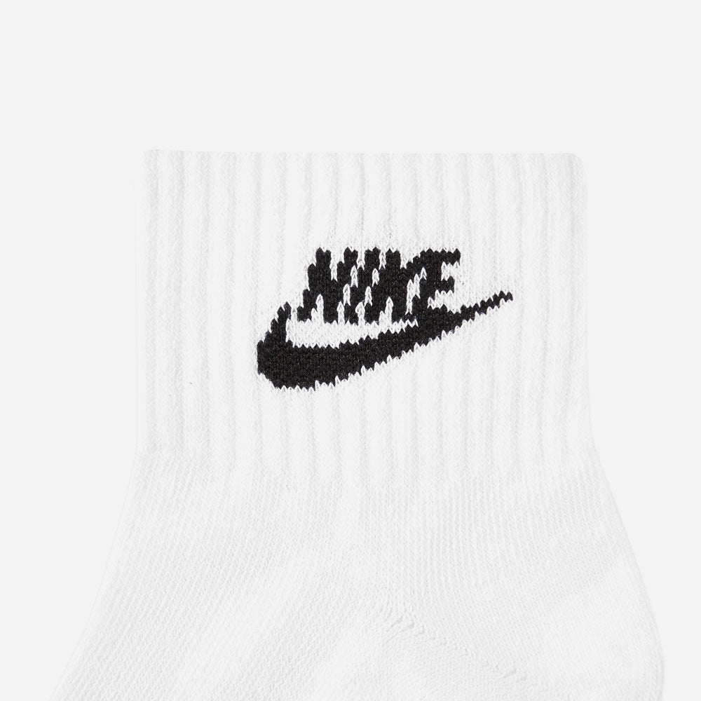 Nike - Everyday Essential 3 Pack Crew Socks - White / Multi