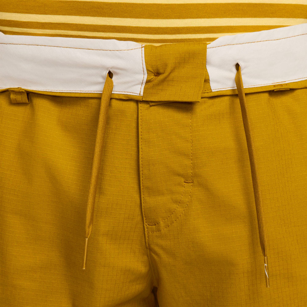 NIKE SB - KEARNY CARGO SHORT - Bronzine