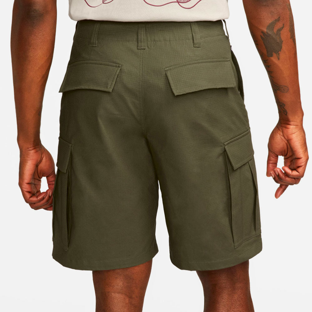 NIKE SB - KEARNY CARGO SHORT - Medium Olive