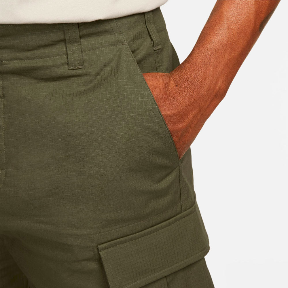 NIKE SB - KEARNY CARGO SHORT - Medium Olive