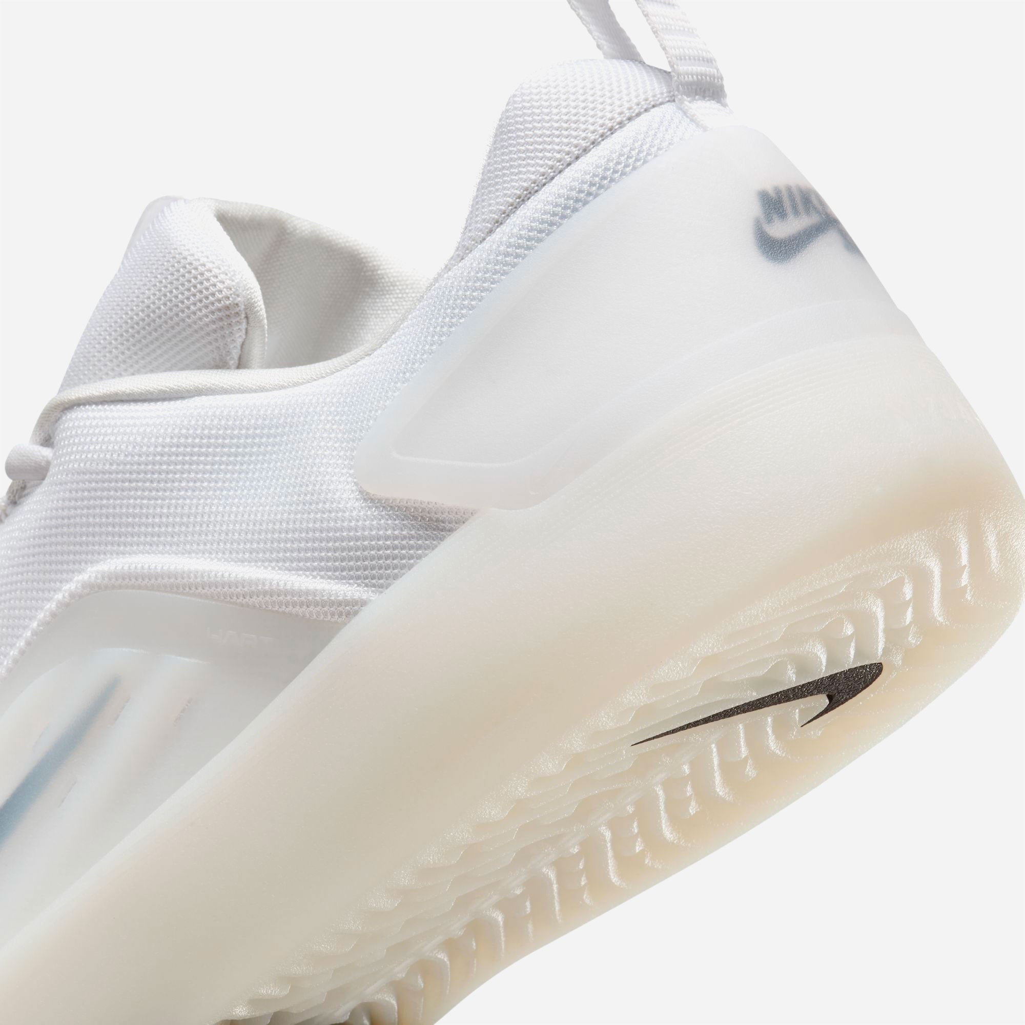 Nike SB - Zoom Nyjah 4 - White Black White Black