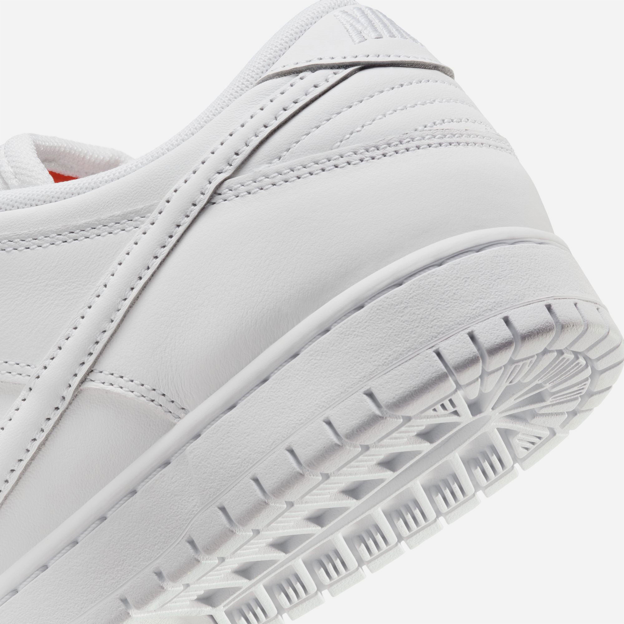 Nike Sb - Dunk Low Pro Iso - White / White-White-White