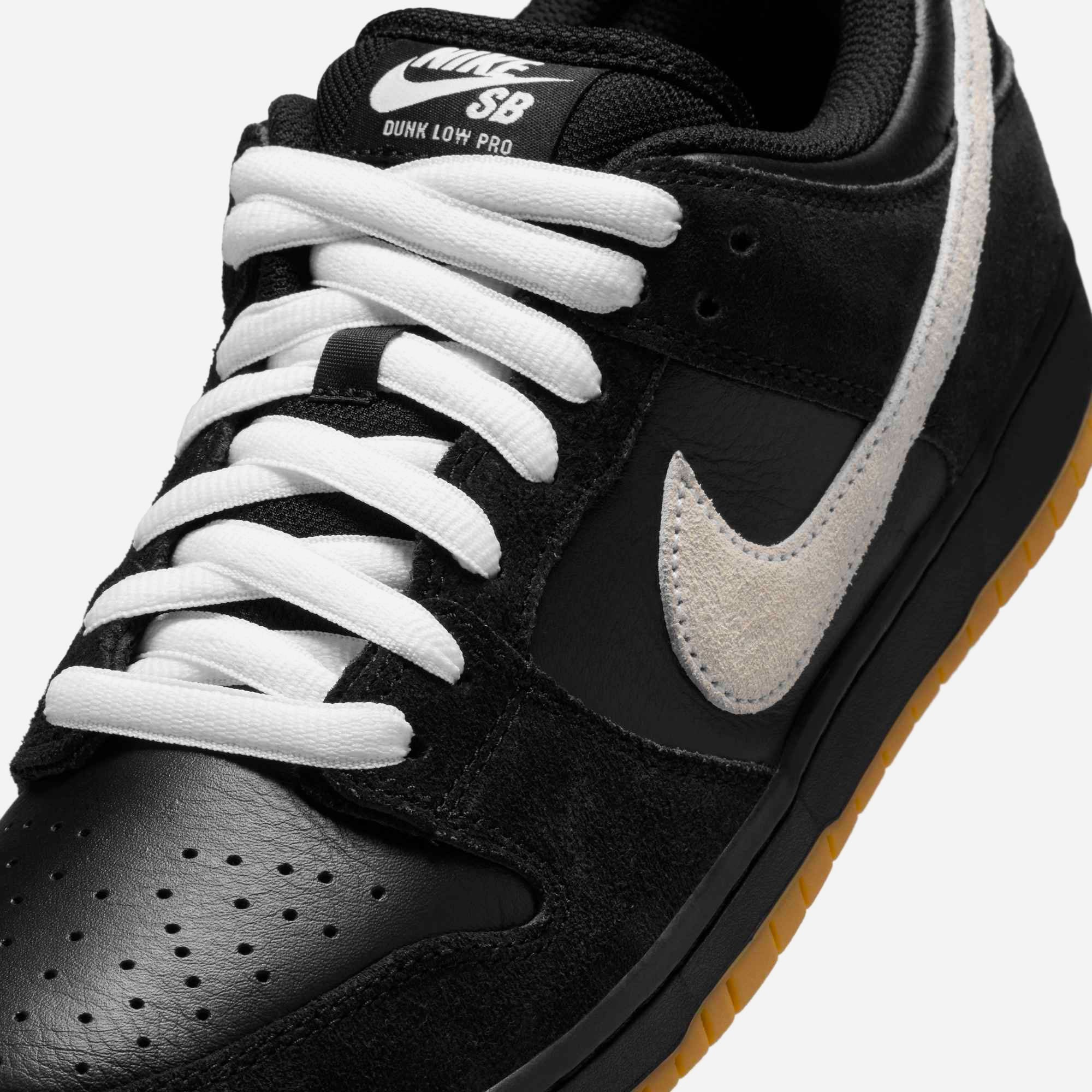 Nike SB - Dunk Low Premium Pro - Black / White-Black-Gum Light Brown