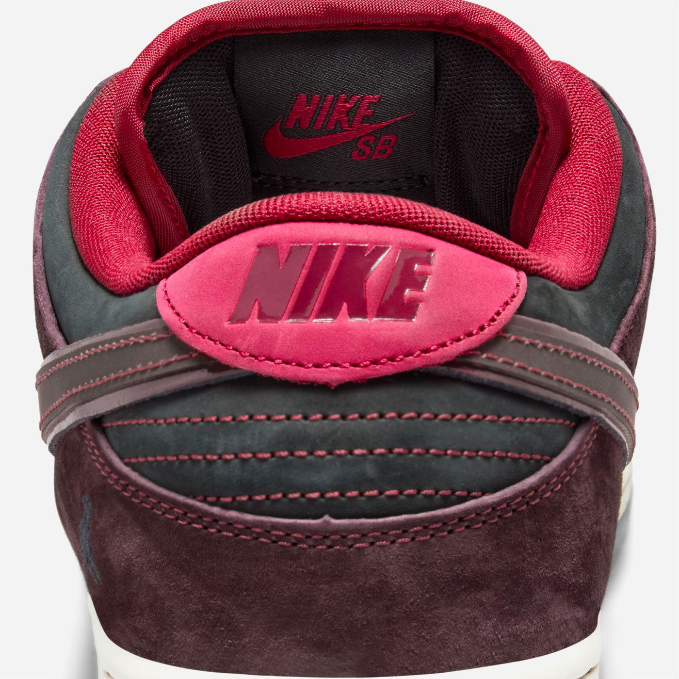 Nike SB - Dunk Low Premium Pro Quickstrike x Riot - Mahogany / Dark Beetroot Team Red Sail