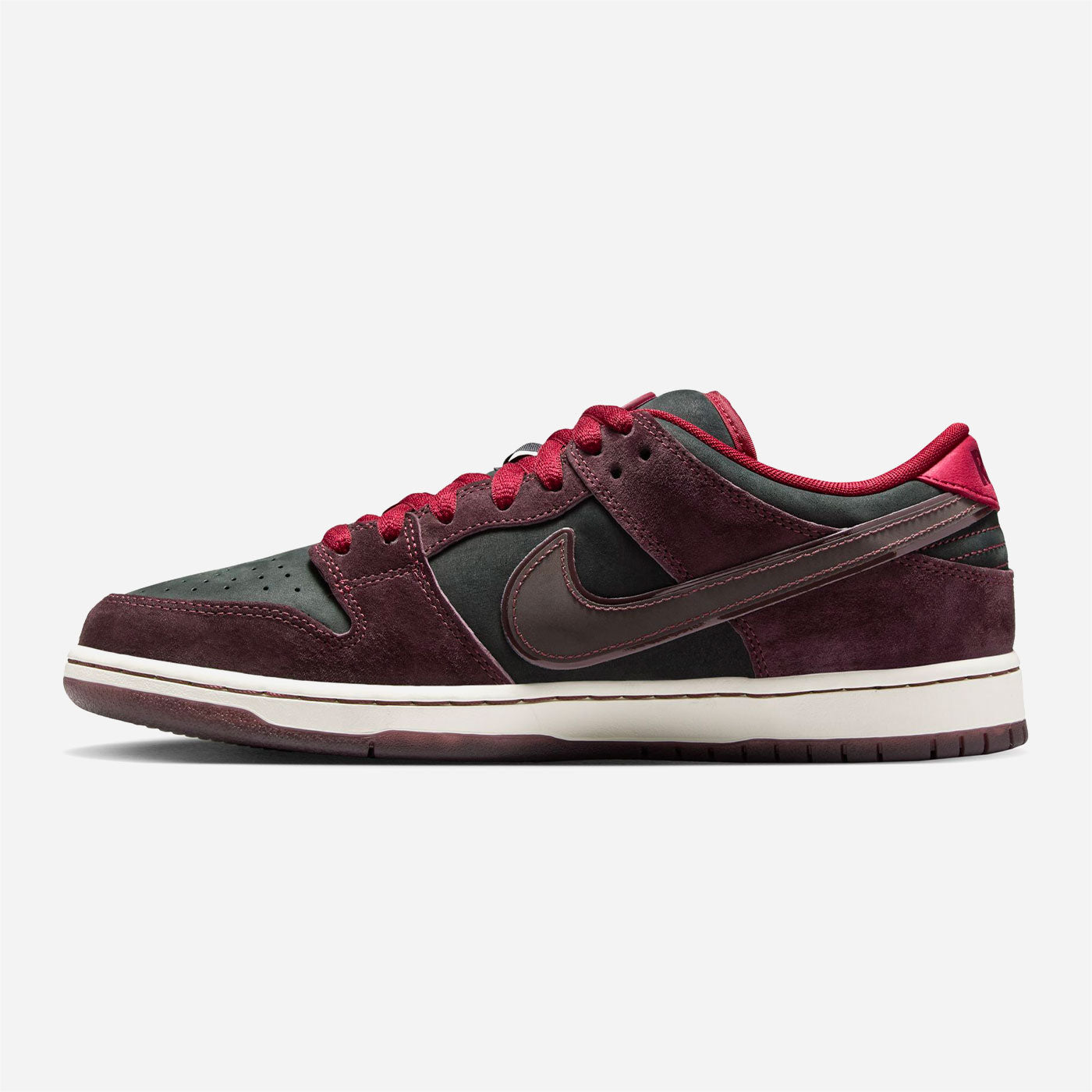 Nike SB - Dunk Low Premium Pro Quickstrike x Riot - Mahogany / Dark Beetroot Team Red Sail