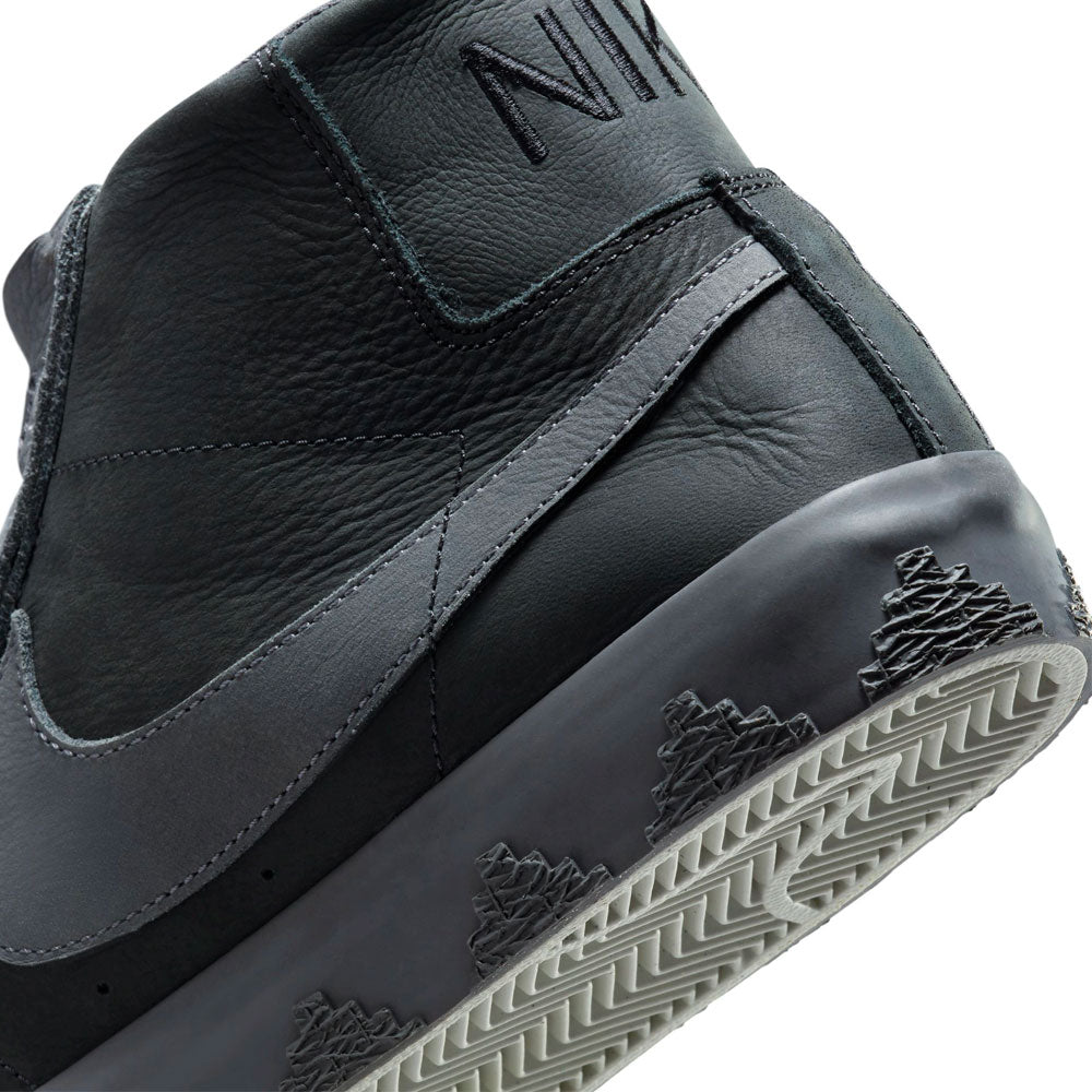 NIKE SB - ZOOM BLAZER MID x QS DIORR GREENWOOD - Anthracite Dark Smoke Grey