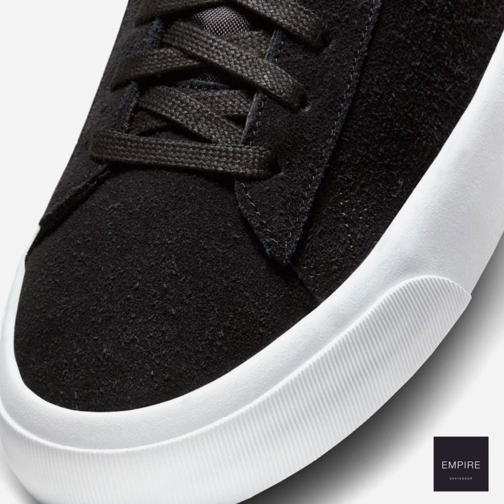 NIKE SB BLAZER LOW PRO GT - Black White Black