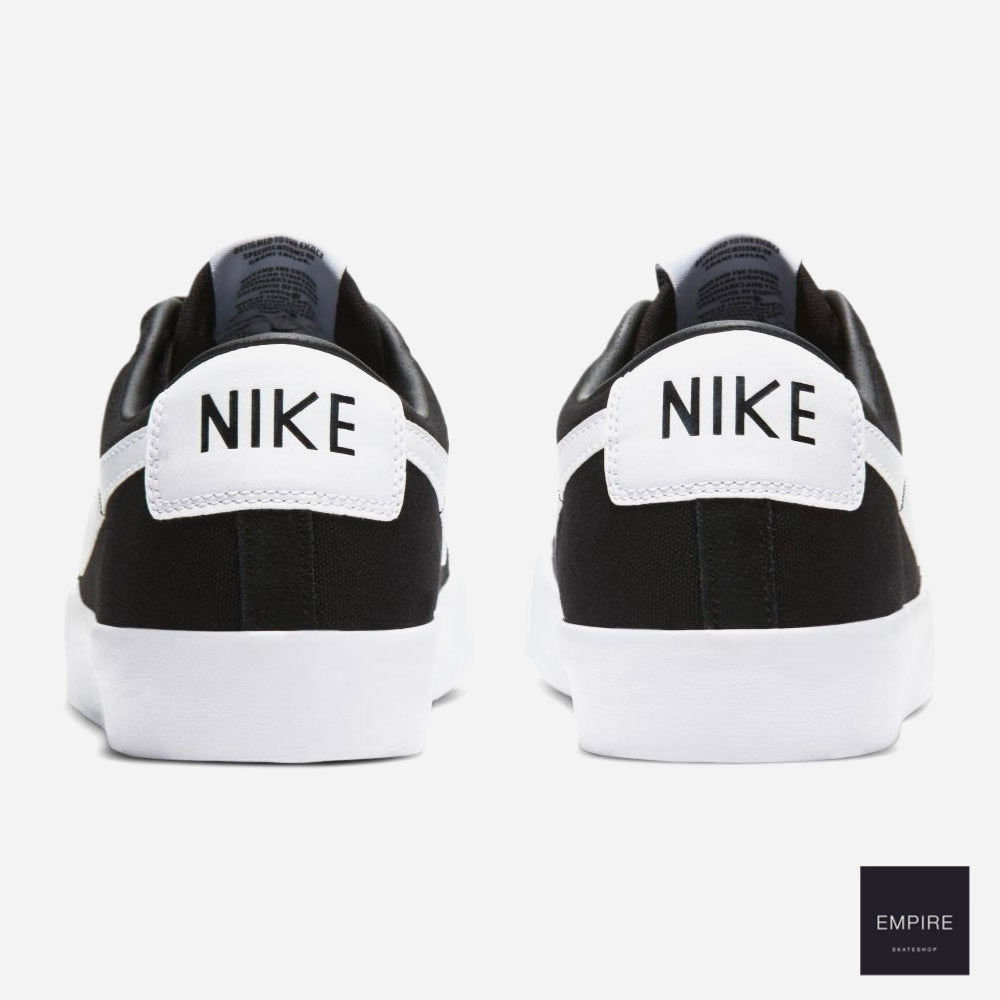 NIKE SB BLAZER LOW PRO GT - Black White Black