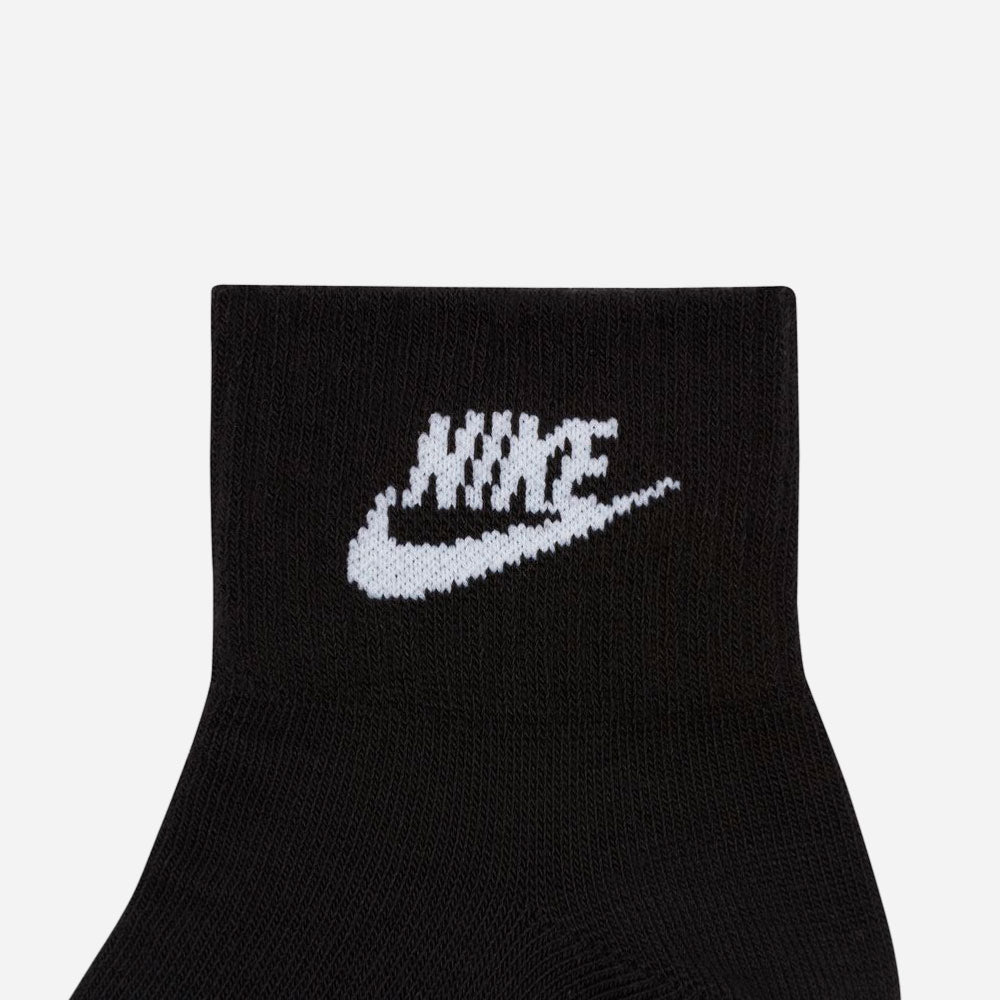 Nike - Everyday Essential 3 Pack Crew Socks - Black / White