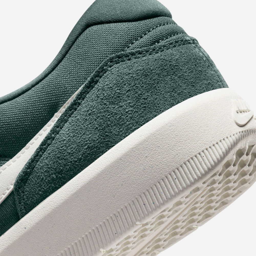 Nike SB - Force 58 - Vintage Green / Sail - Vintage Green - Sail