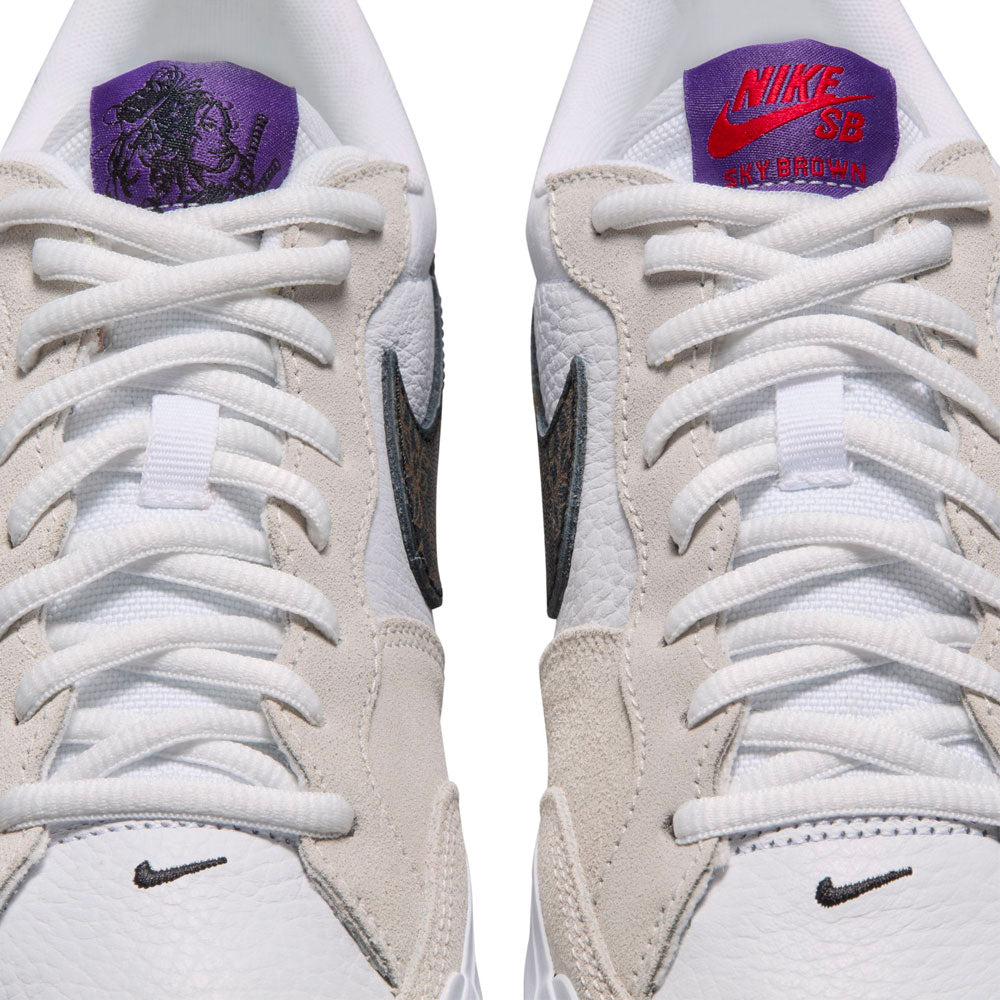 NIKE SB - POGO PLUS SKY BROWN - Sail Black White Gym Red