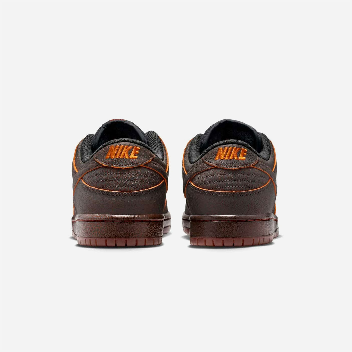 Nike SB Dunk Low Pro Premium Krampus vue de derrière