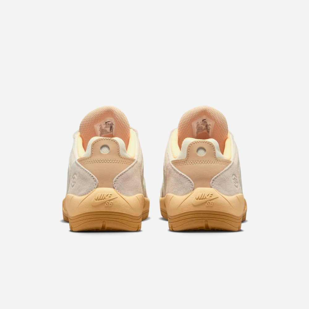 NIKE SB - VERTEBRAE - Coconut Milk Jade Ice Sesame Gold
