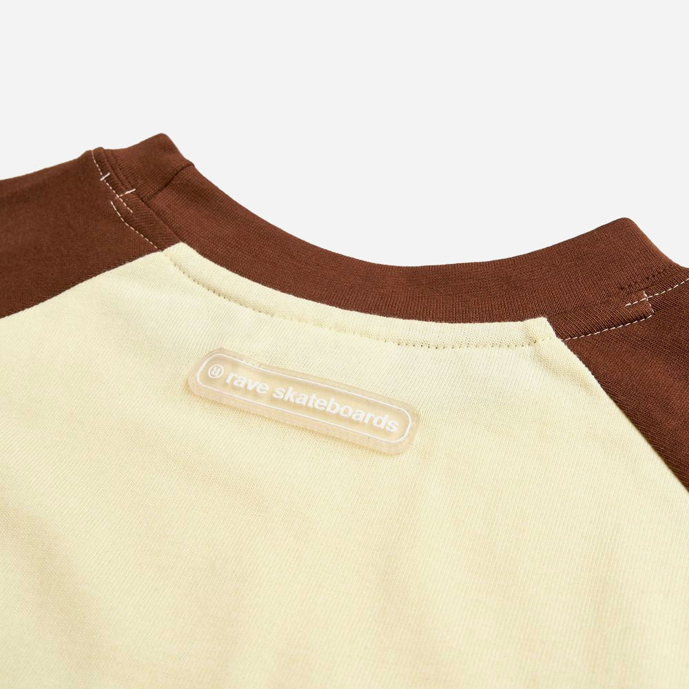 RAVE SKATEBOARDS - FRIDAY RAGLAN TEE - Brown Vanilla