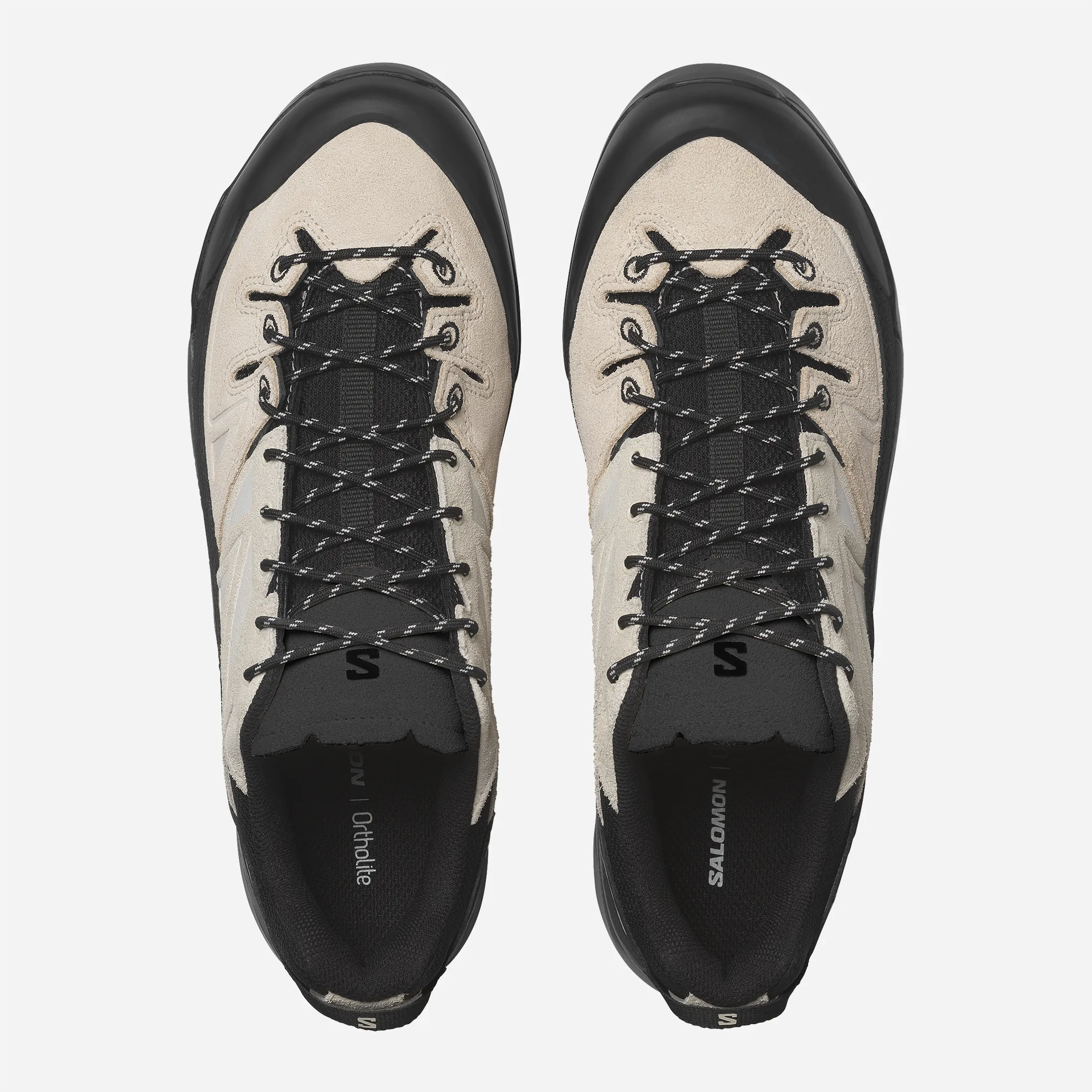 Vue de dessus des lacets inspirés de l'escalade et de la tige en croûte de cuir.