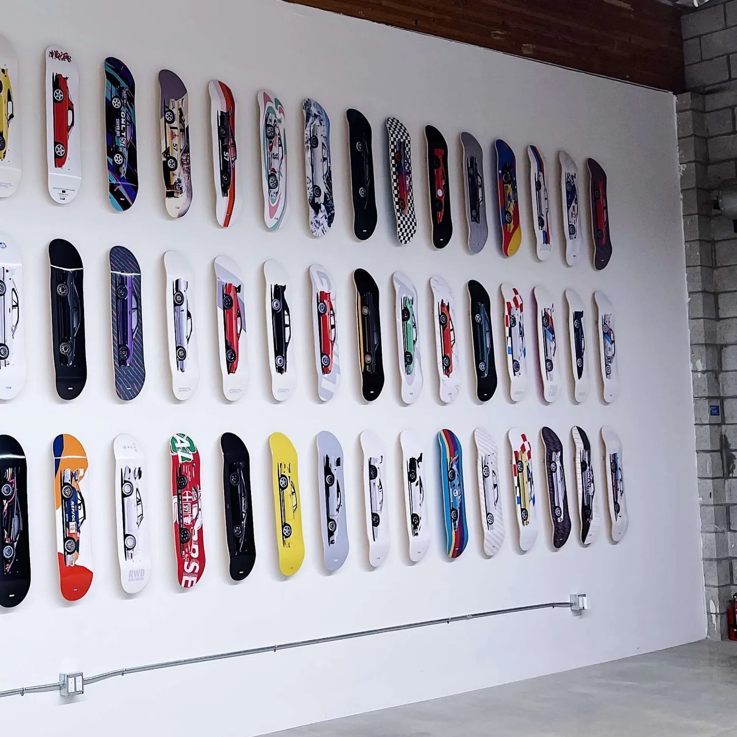 Sk8ology Skateboard Wall Mount - Invisible (Snap Display)