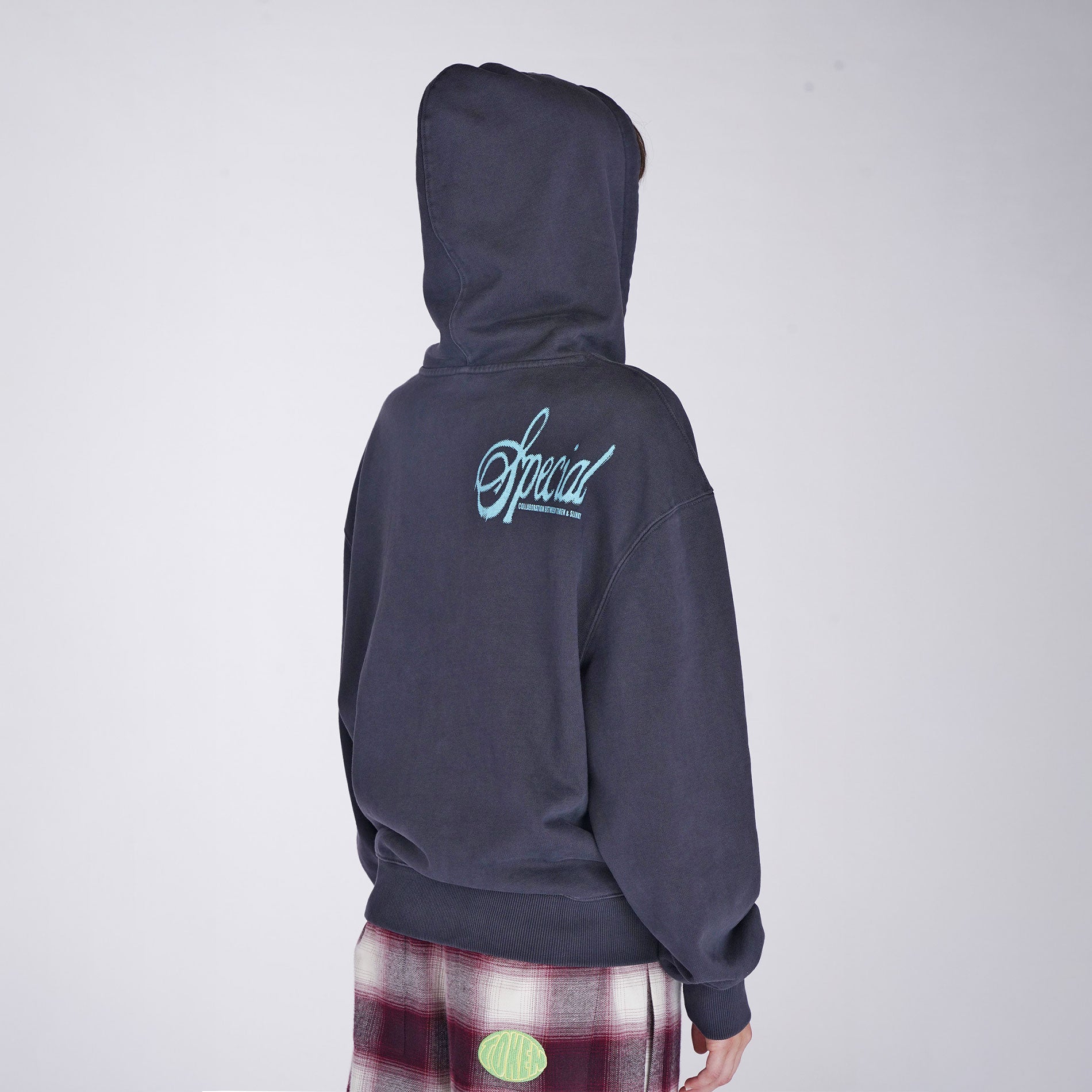 Token x Slinky - How I feel Zip Hood - Graphite