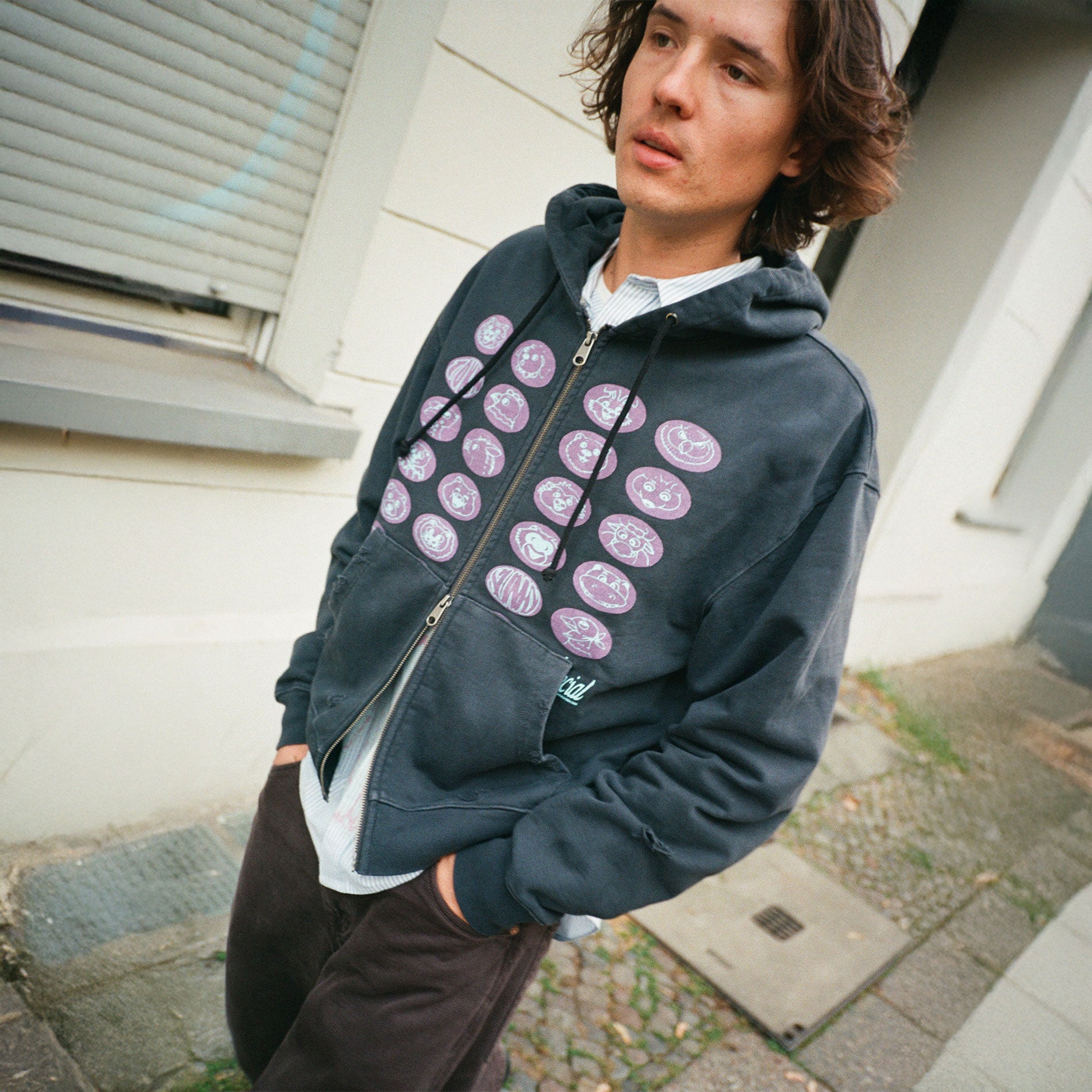 Token x Slinky - How I feel Zip Hood - Graphite