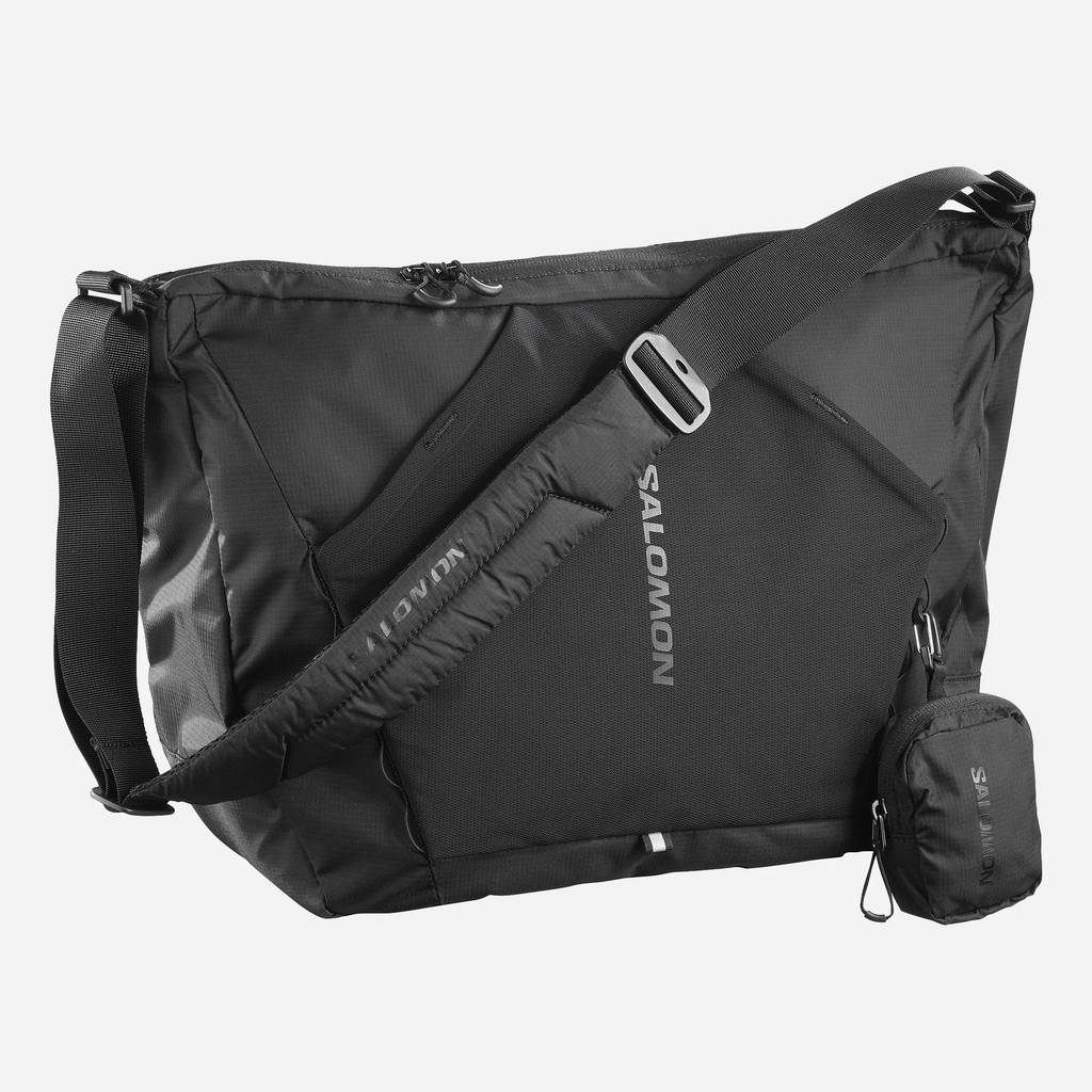 バッグ SALOMON ACS SHOULDER BAG black Salomon ACS Shoulder Bag Black - Urban Techwear Messenger Bag