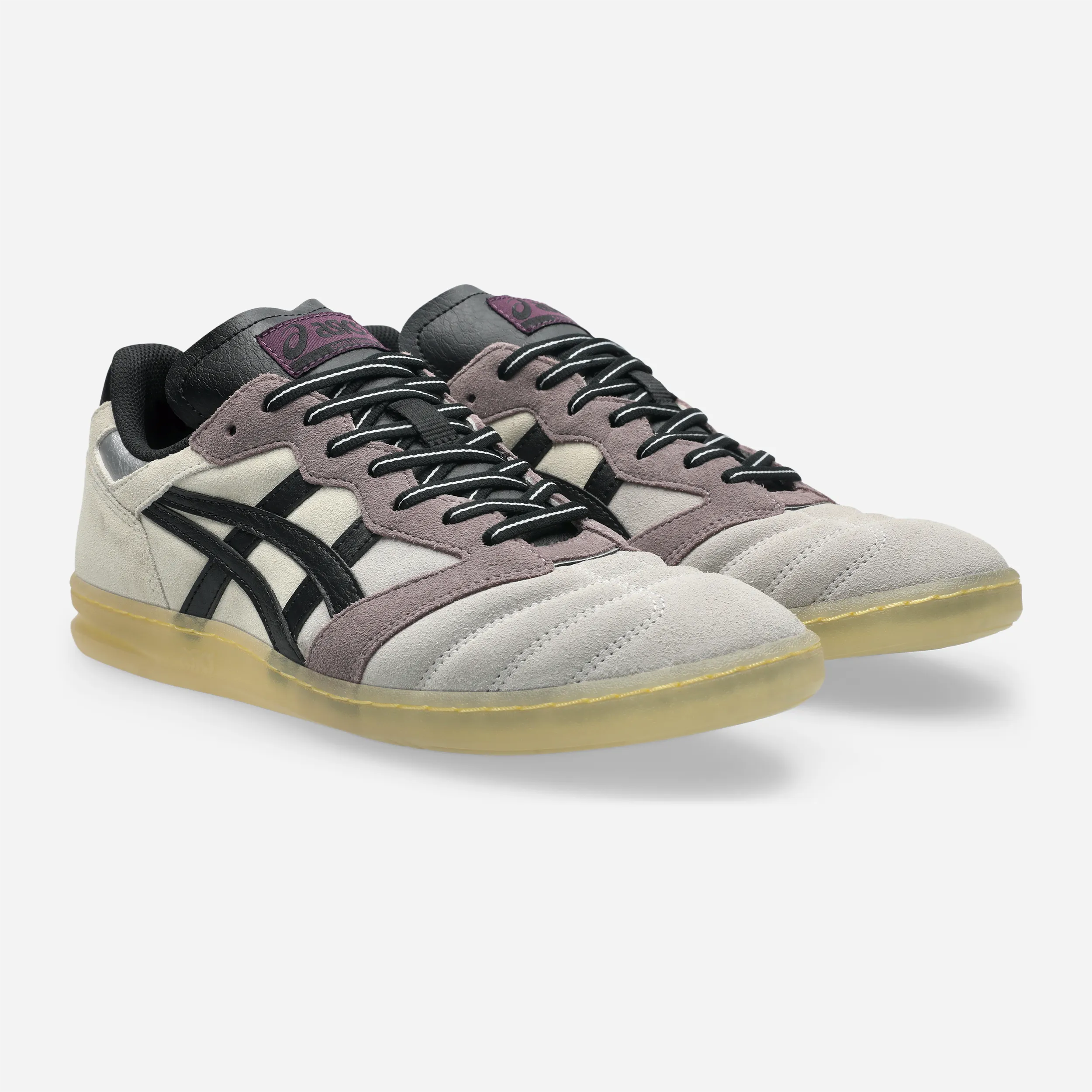 Sneakers Asics Skateboarding Late Nite Stars édition limitée avec semelle gomme translucide.
