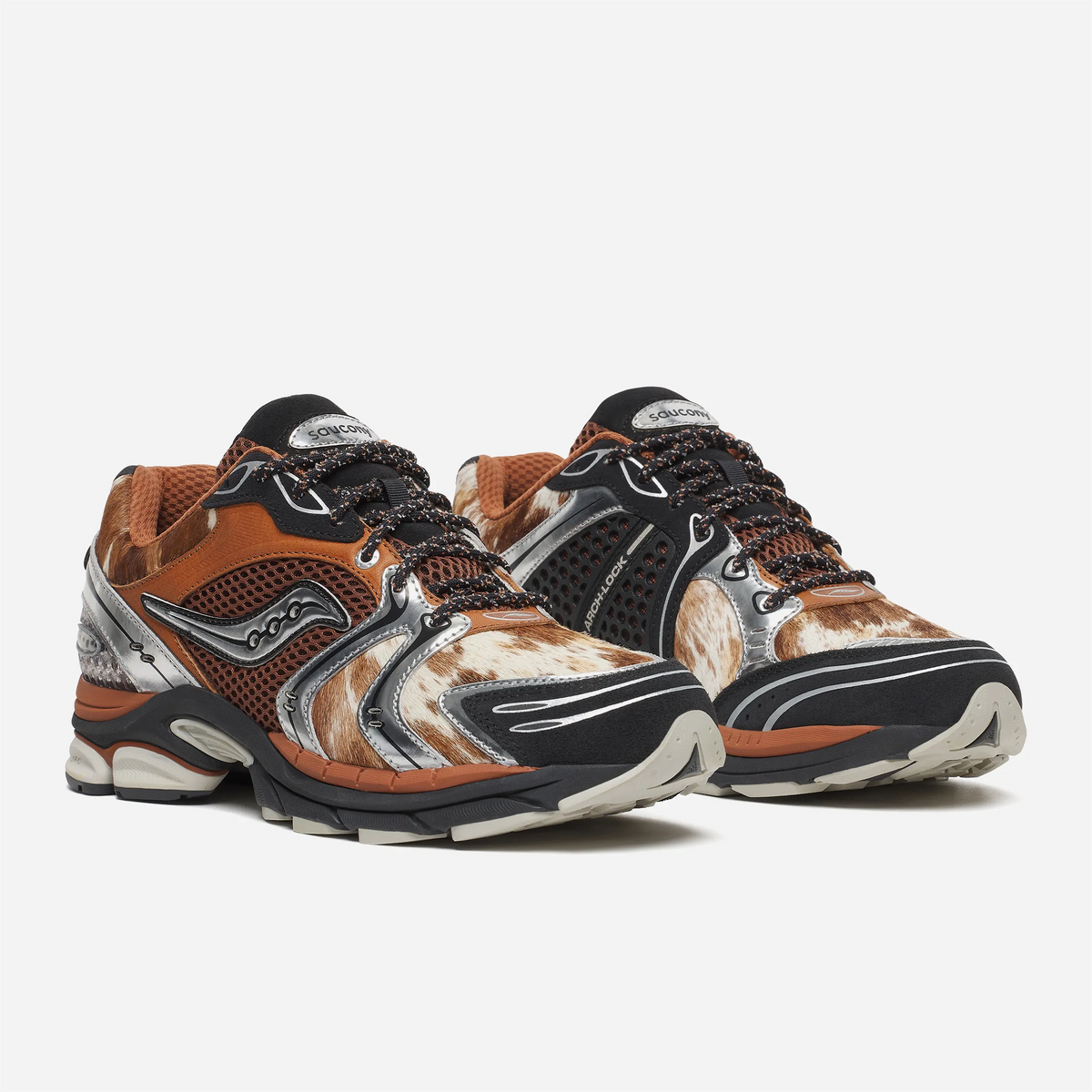 Sneaker Saucony ProGrid Triumph 4 Space Cowboy Silver Glove, poil de vache marron et blanc, chrome argenté et mesh orange brûlé