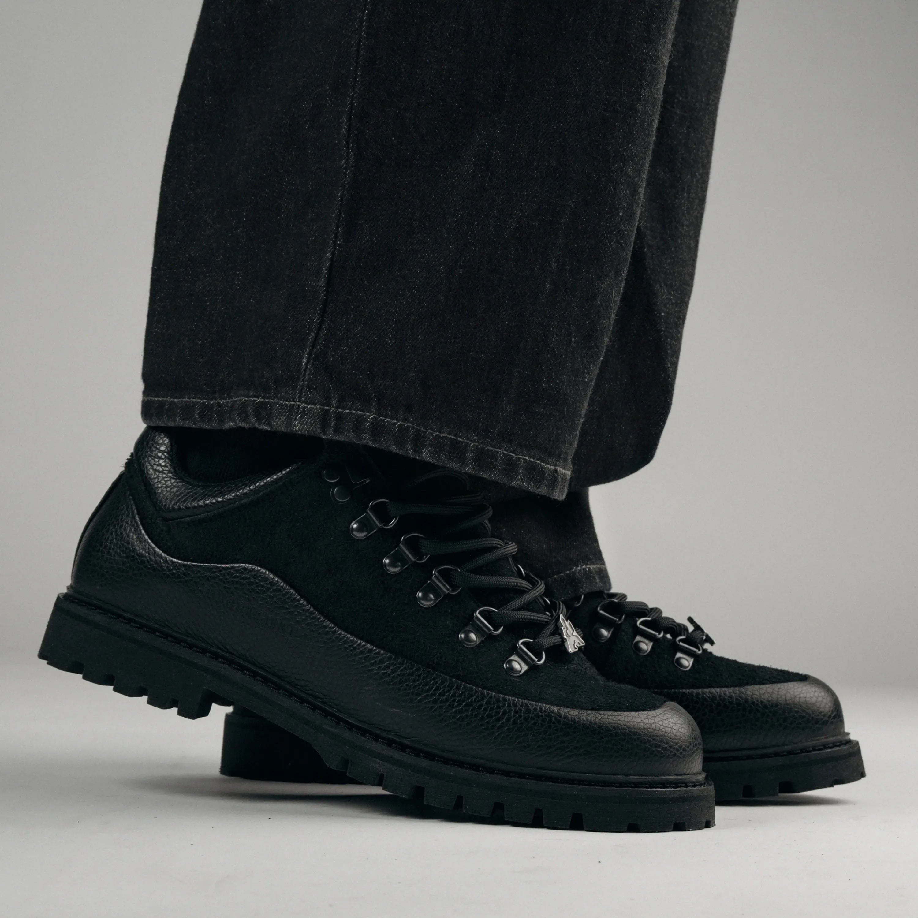 Flower Instinct Booted Goat Black Healy