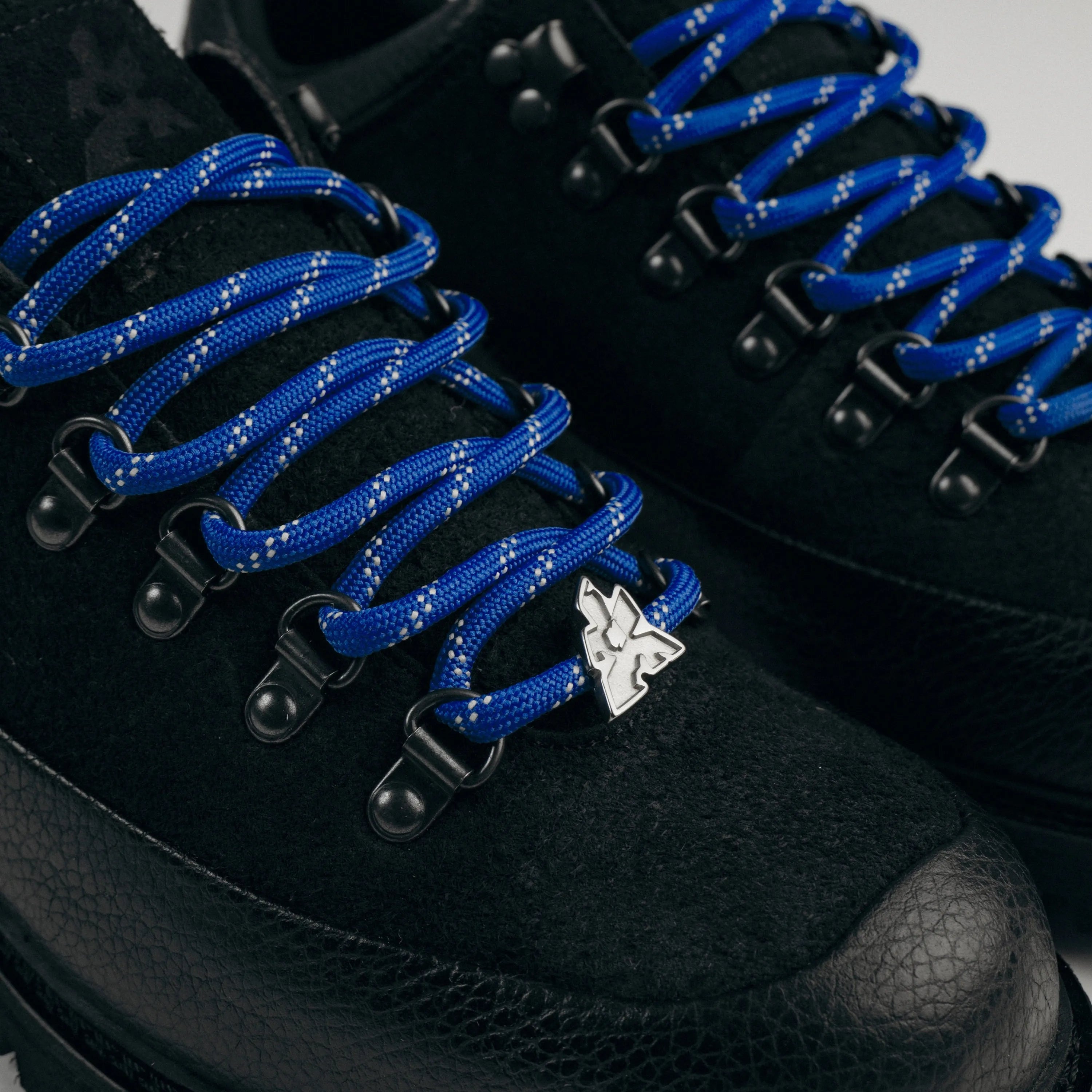 Flower Instinct Booted Goat Black Healy