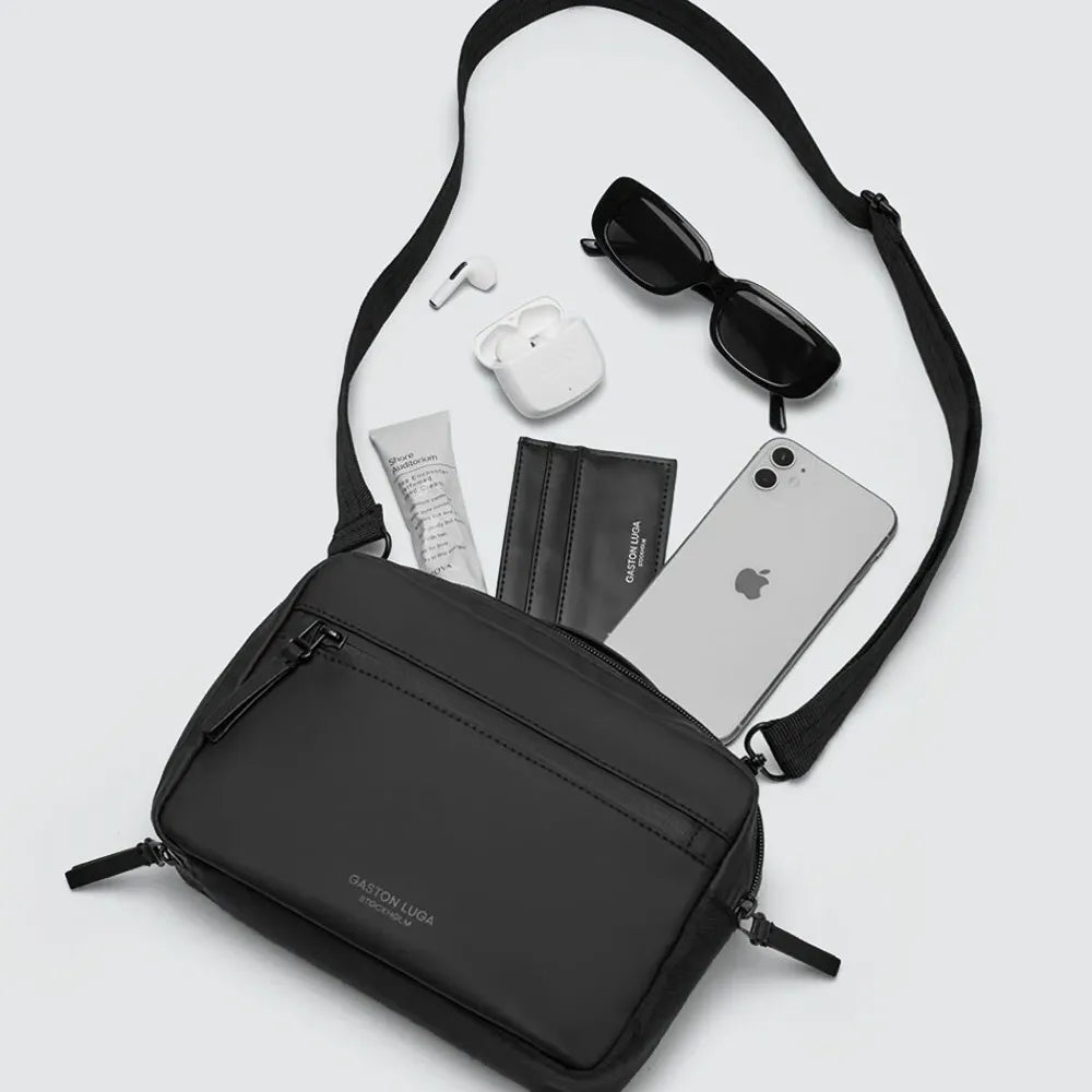 Gaston Luga Däsh Box Bag en mode utilitaire avec sangle.