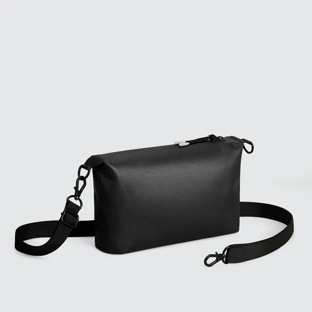 Sacoche Gaston Luga Lightweight DuoSeal Crossbody Black